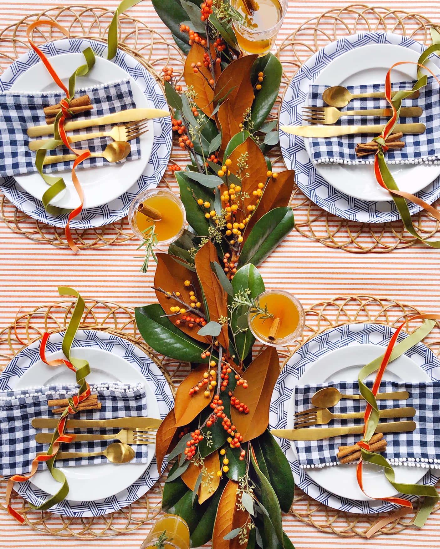Preppy Thanksgiving, gold cutlery, checkered napkins, HD Phone Wallpaper