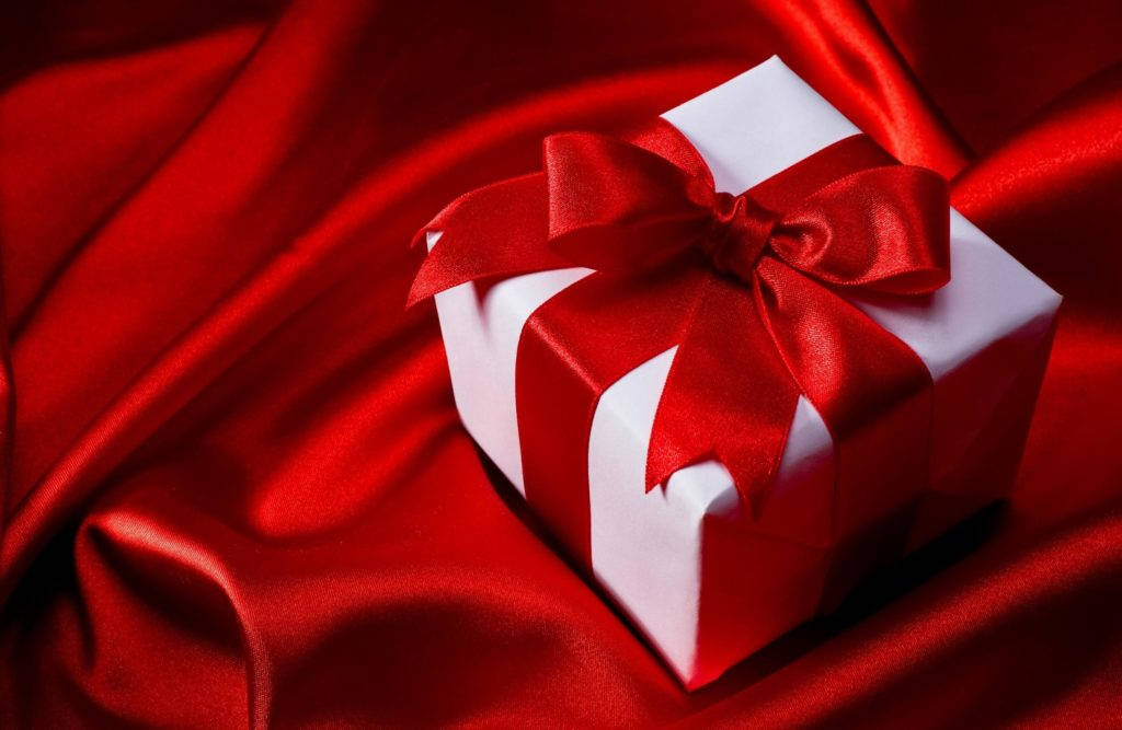 red Christmas present, white gift box, glossy red bow, SD Desktop Wallpaper