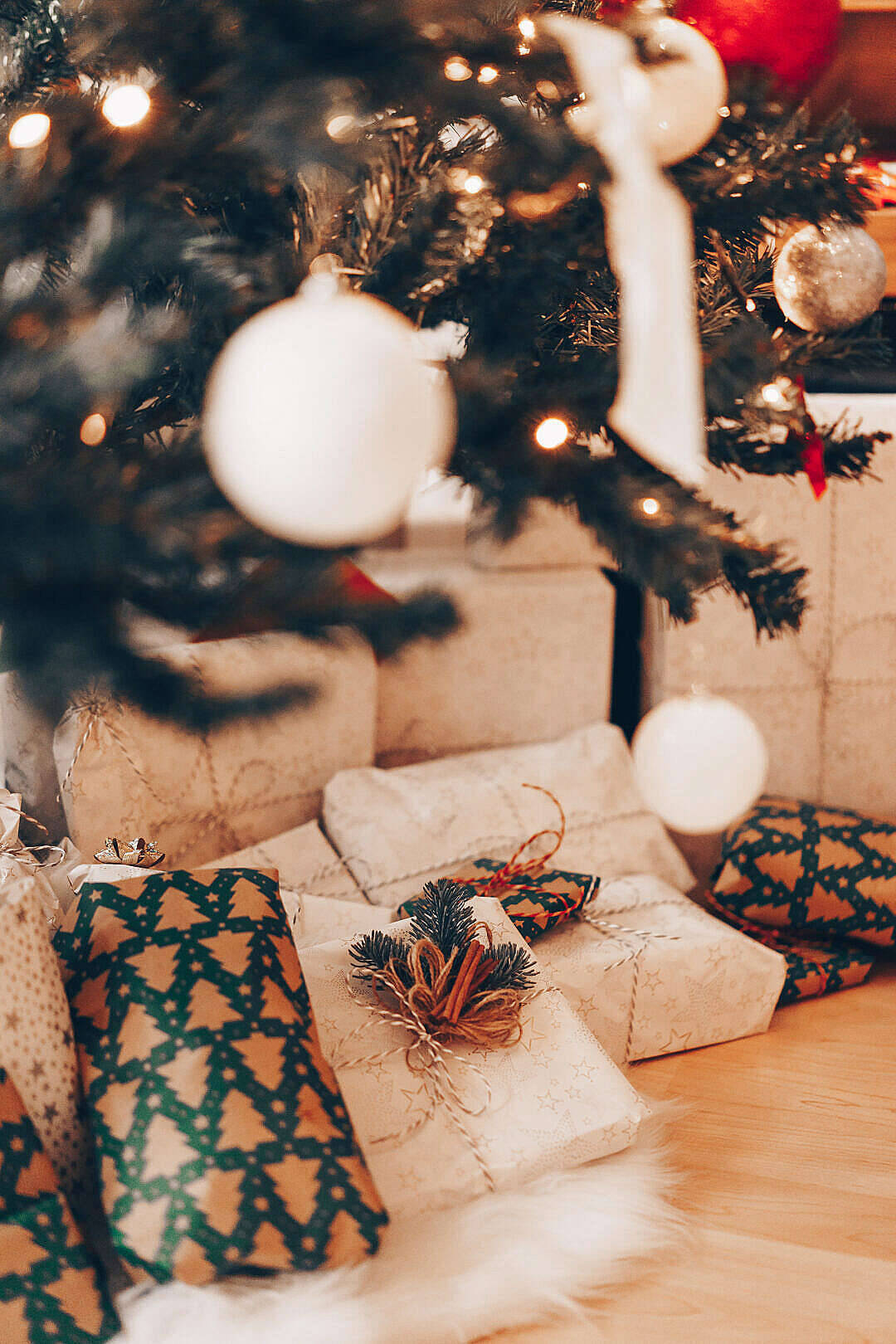 Christmas tree, festive Christmas tree ornaments, wrapped gifts, HD Phone Wallpaper