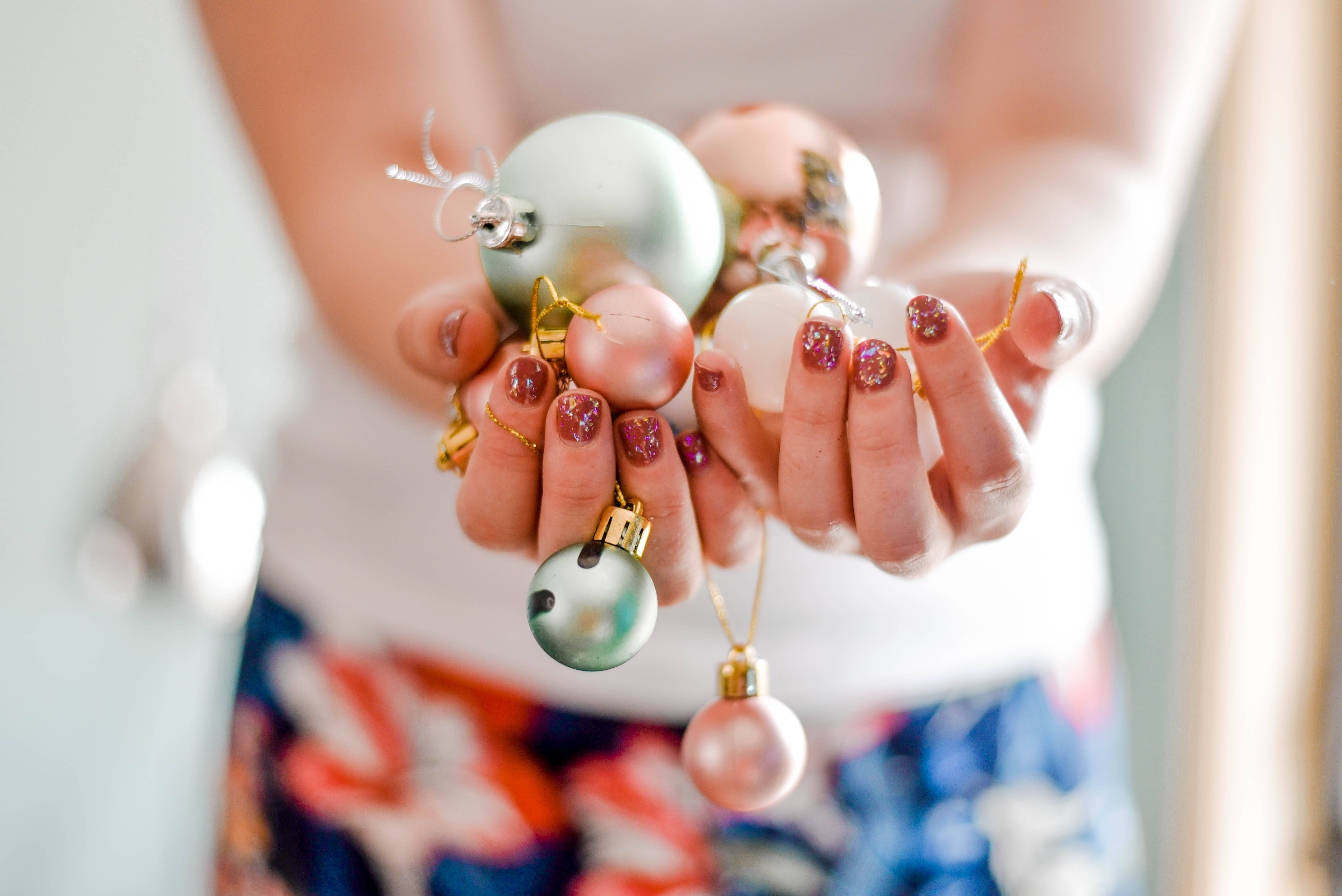 pretty christmas balls, glittery nails, pastel Christmas ornaments, 5K Desktop Wallpaper