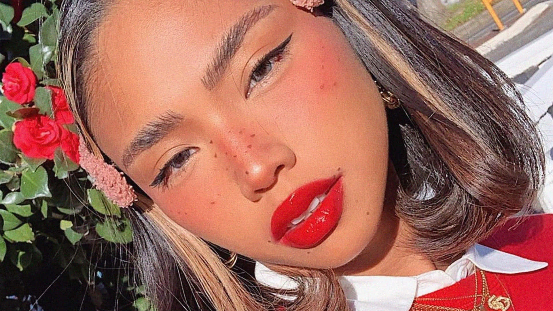 glamorous red lipstick girl aesthetic, bold red lips, freckles, Full HD Desktop Wallpaper
