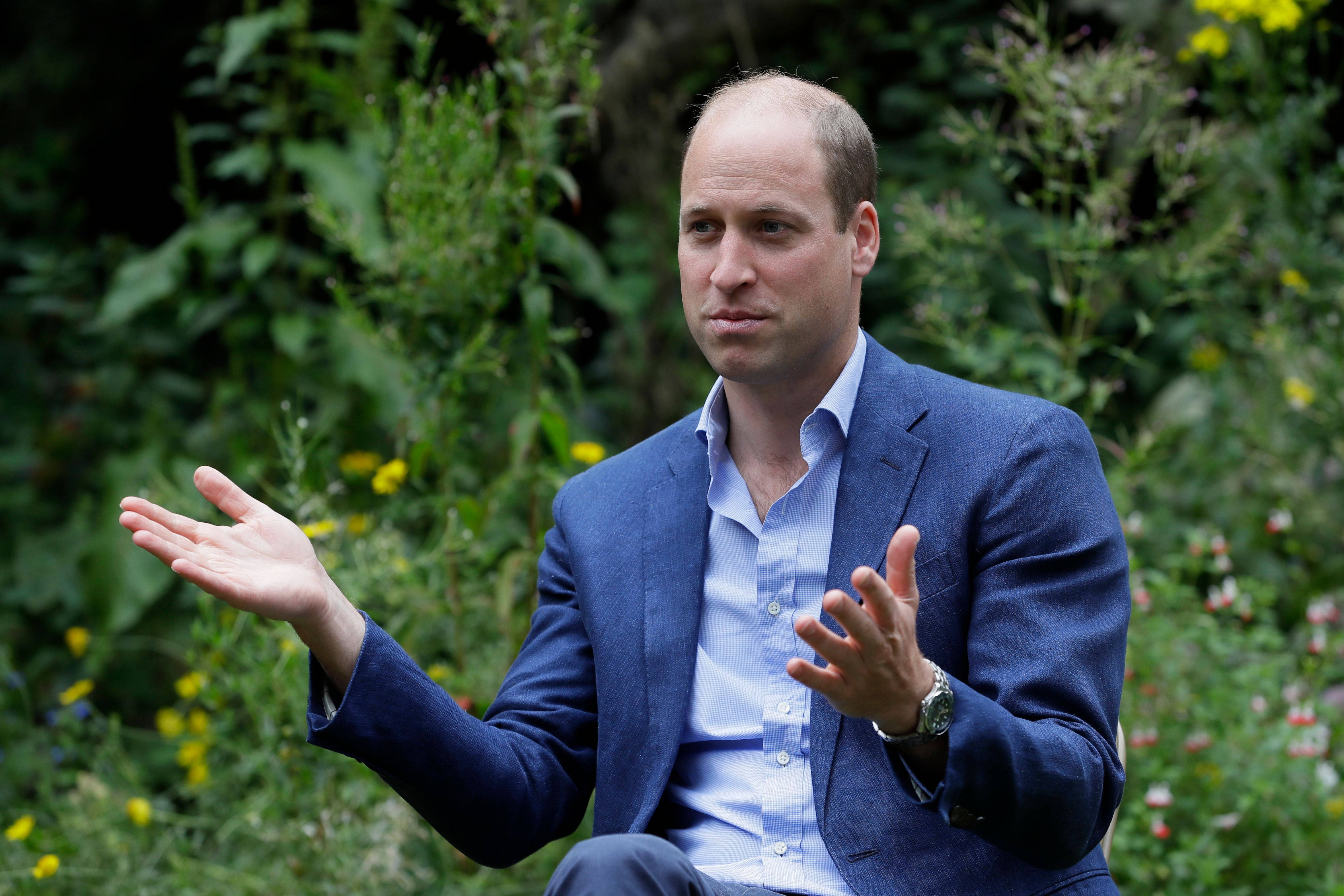 Prince William, gesturing with hands, outdoors, 4K Desktop Wallpaper