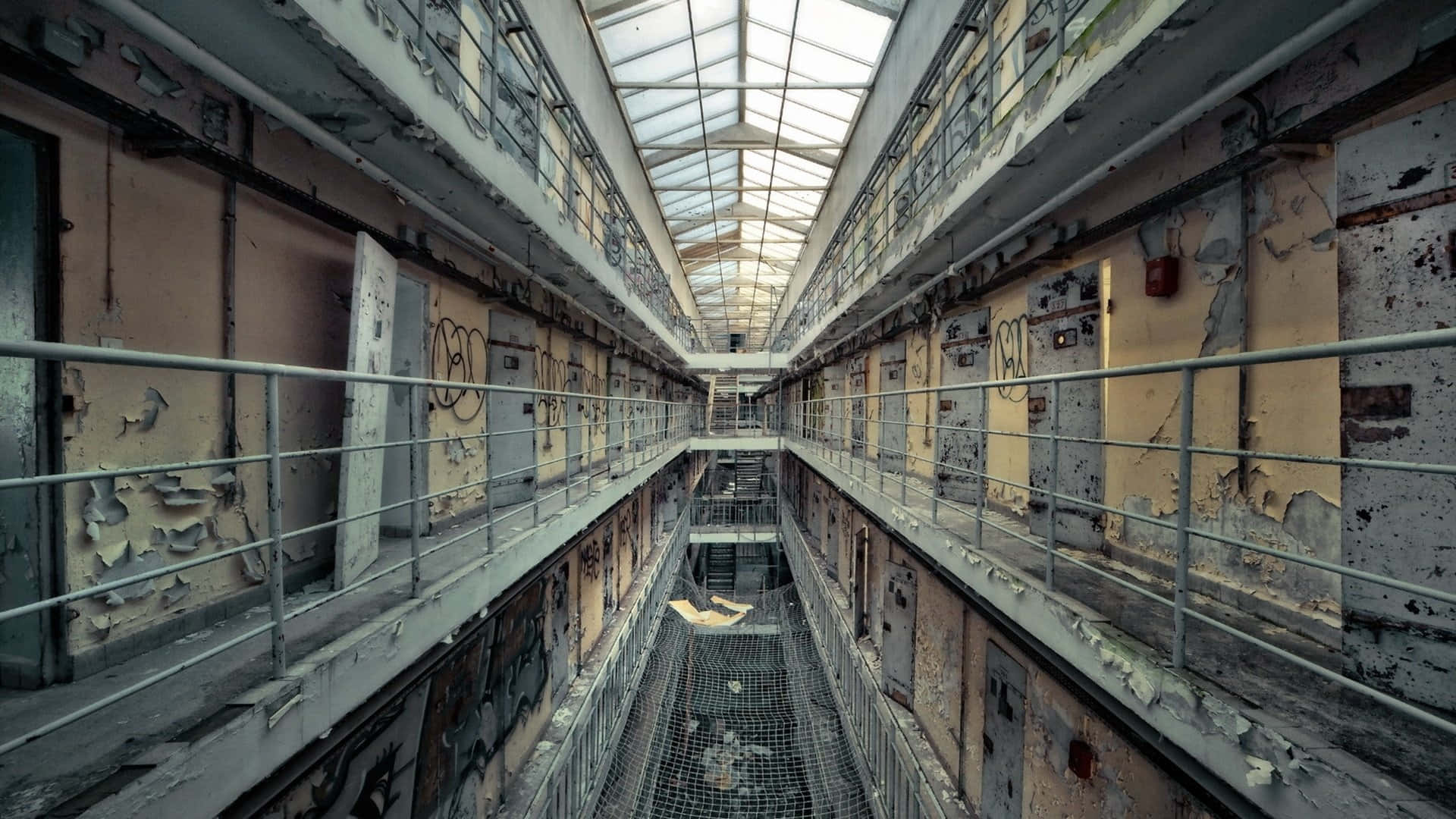 prison, multi-level prison hallway, peeling walls, Full HD Desktop Wallpaper