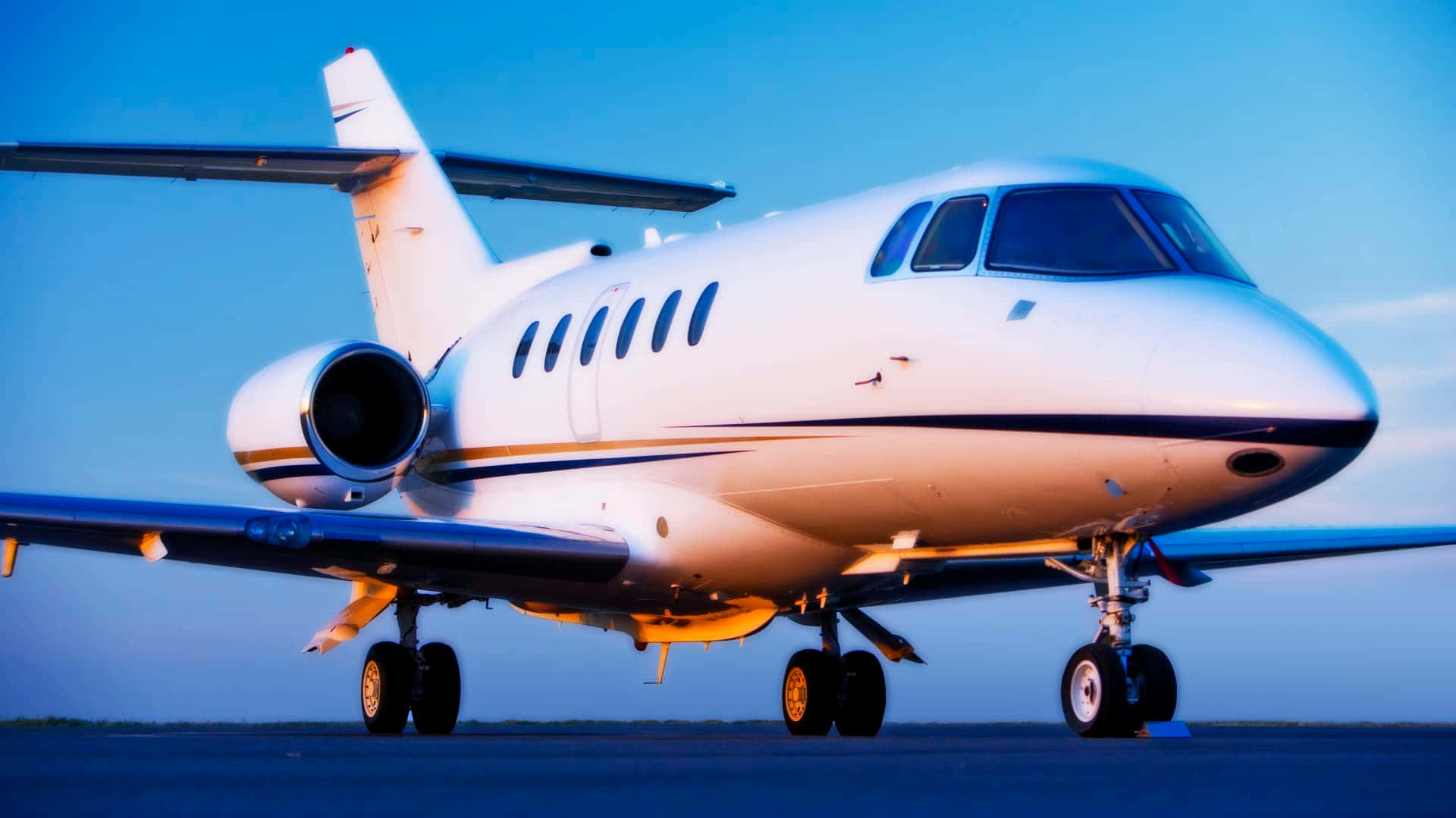 private jet, runway, clear blue sky, Full HD Desktop Wallpaper