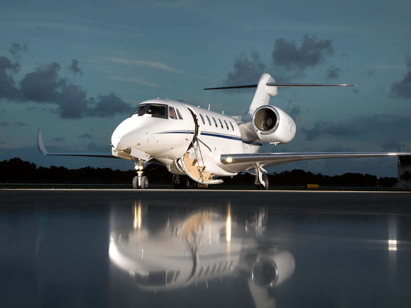 private jet, sleek white, wet tarmac, HD Desktop Wallpaper