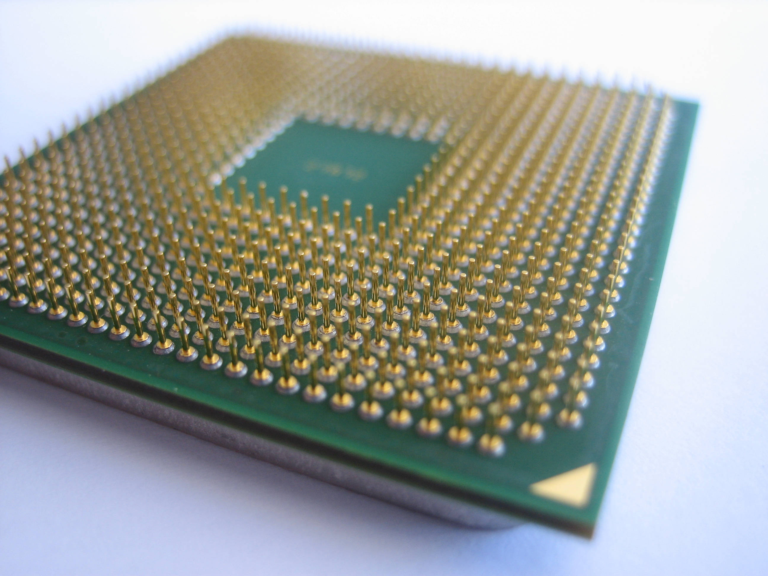 AMD Technology Processor, green computer processor, golden pins, 2K Desktop Wallpaper