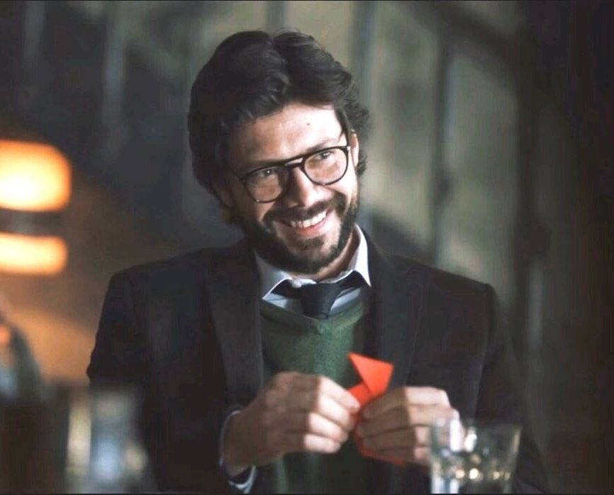 Professor money heist, red paper crane, glasses, SD Desktop Wallpaper