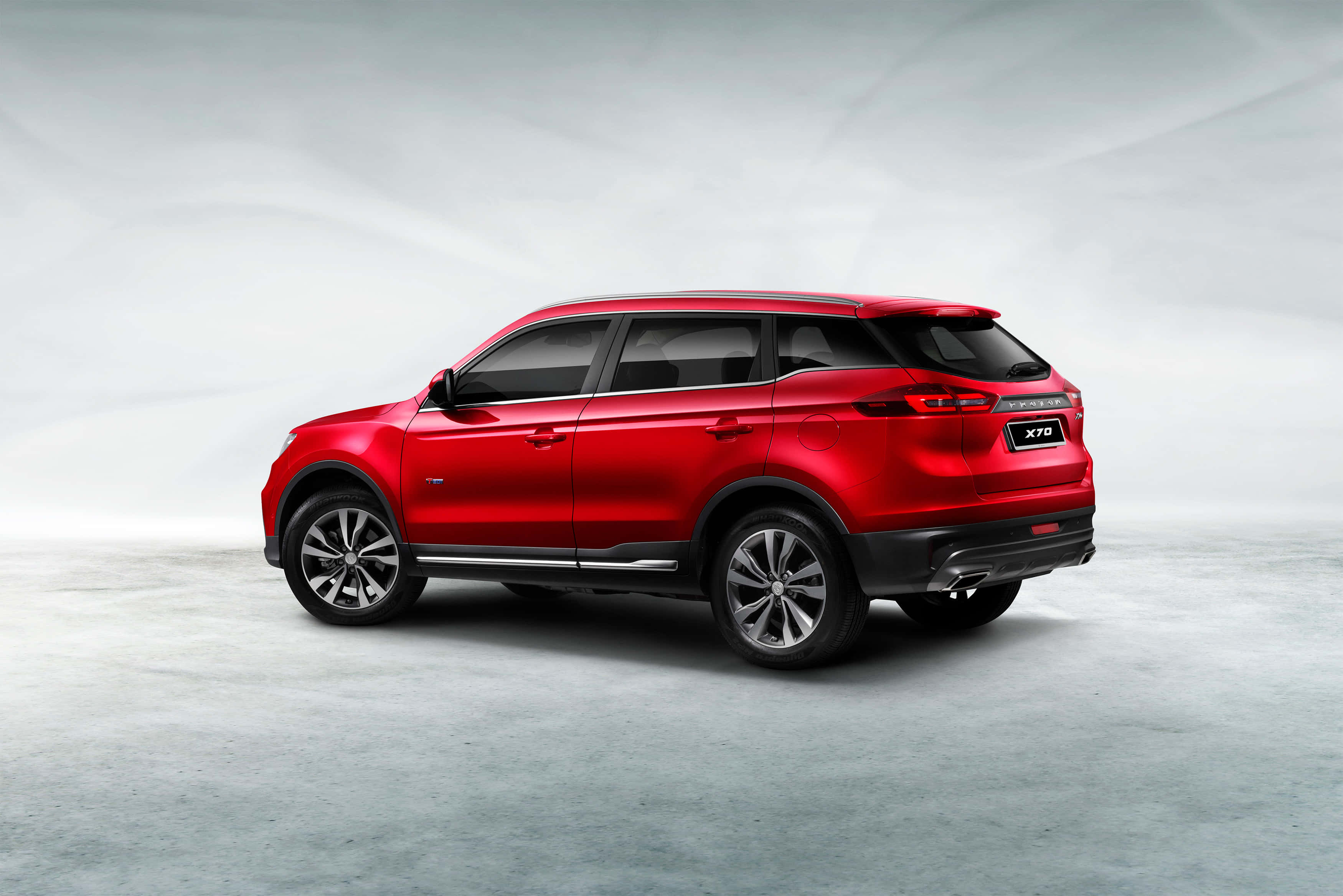 Proton 3500, glossy red, silver rims, 2K Desktop Wallpaper