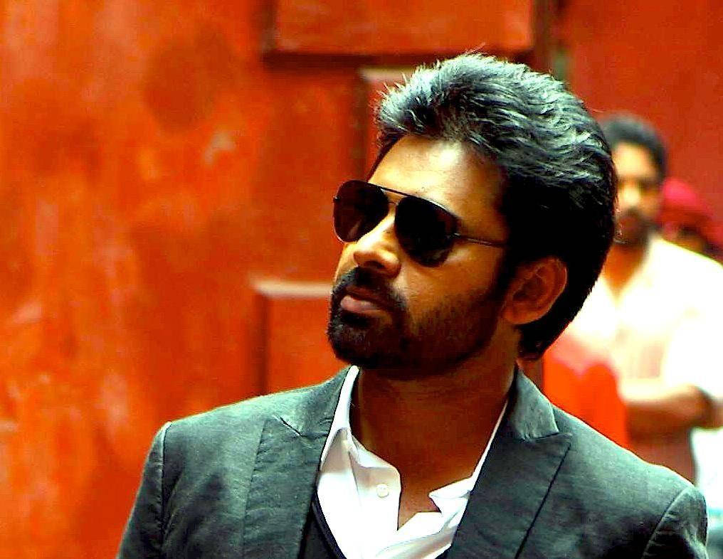 PSPK, aviator sunglasses, gray suit, SD Desktop Wallpaper