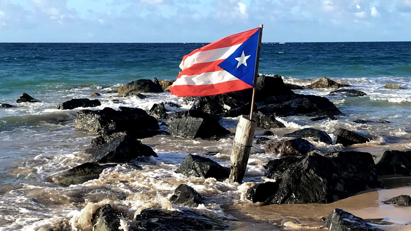 Puerto Rican flag, weathered pole, crashing ocean waves, HD Desktop Wallpaper