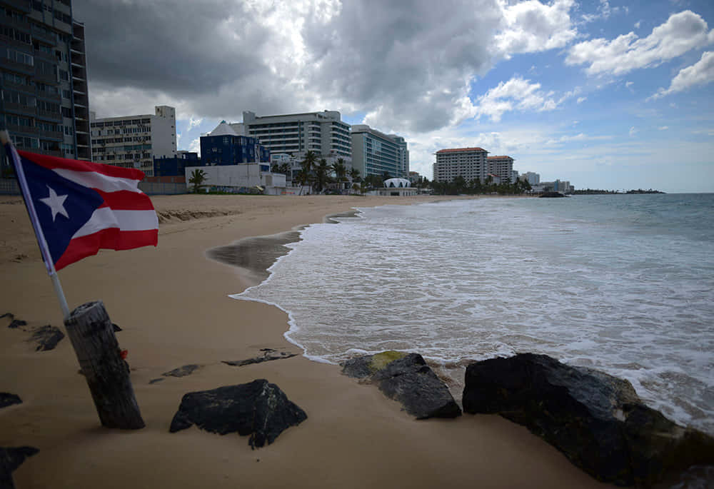 Puerto Rican flag, sandy beach, ocean waves, SD Desktop Wallpaper