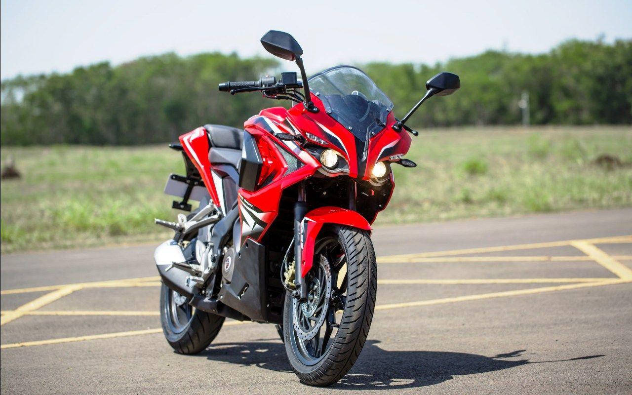 Pulsar RS200, bright red, glowing headlights, HD Desktop Wallpaper