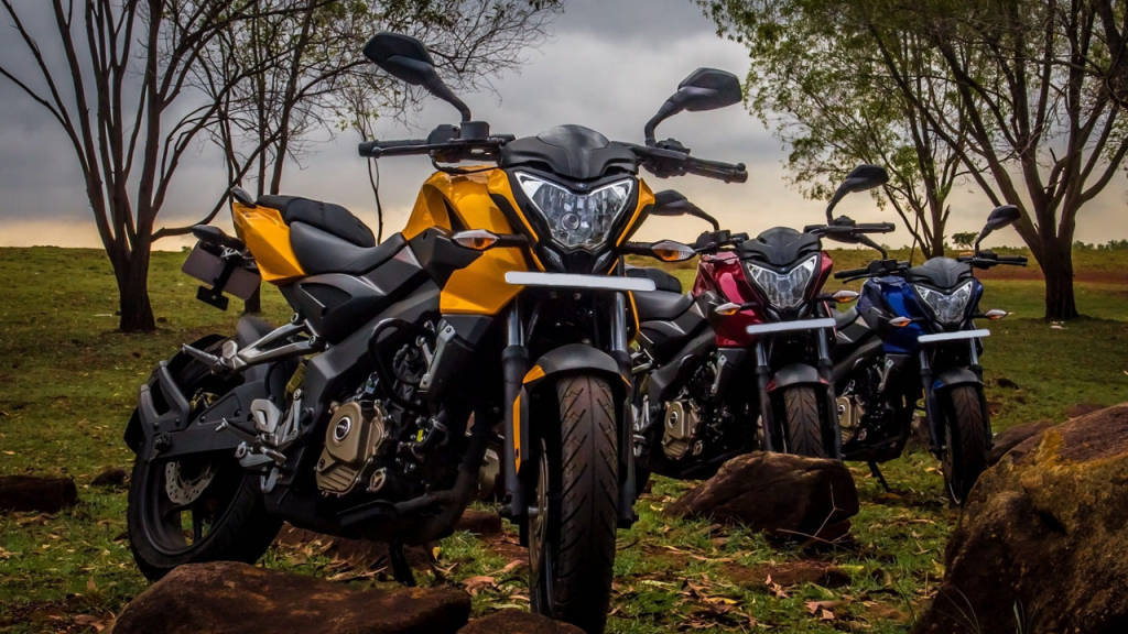Pulsar RS200, yellow, red, SD Desktop Wallpaper