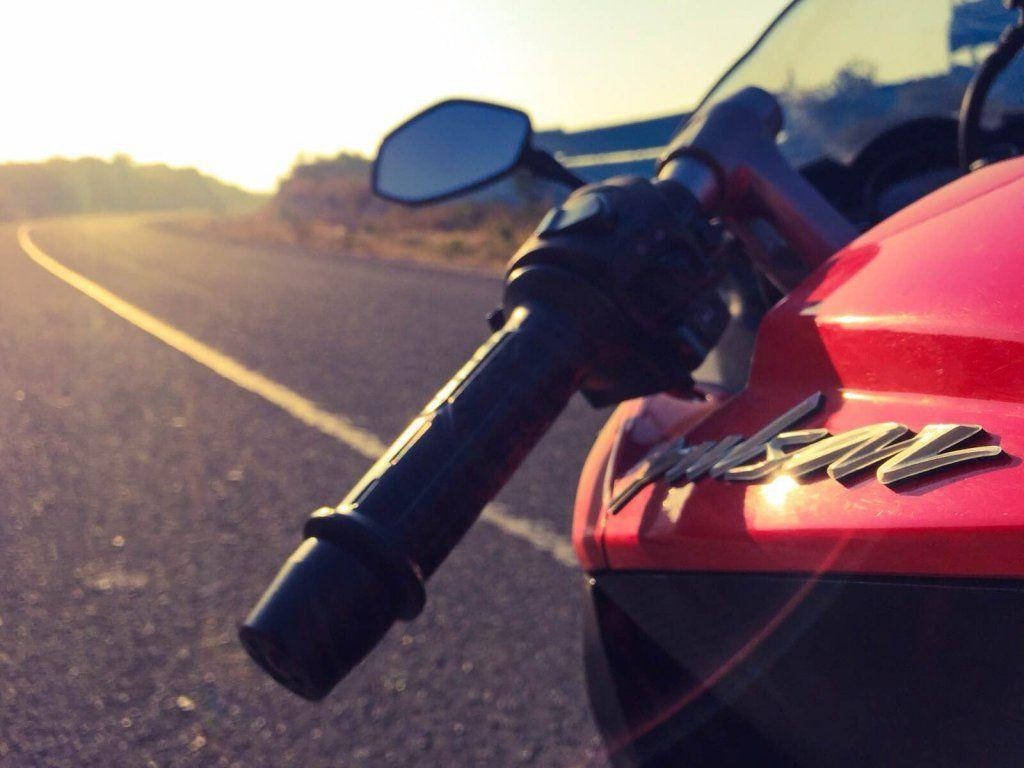 Pulsar RS200, red, handlebars, SD Desktop Wallpaper