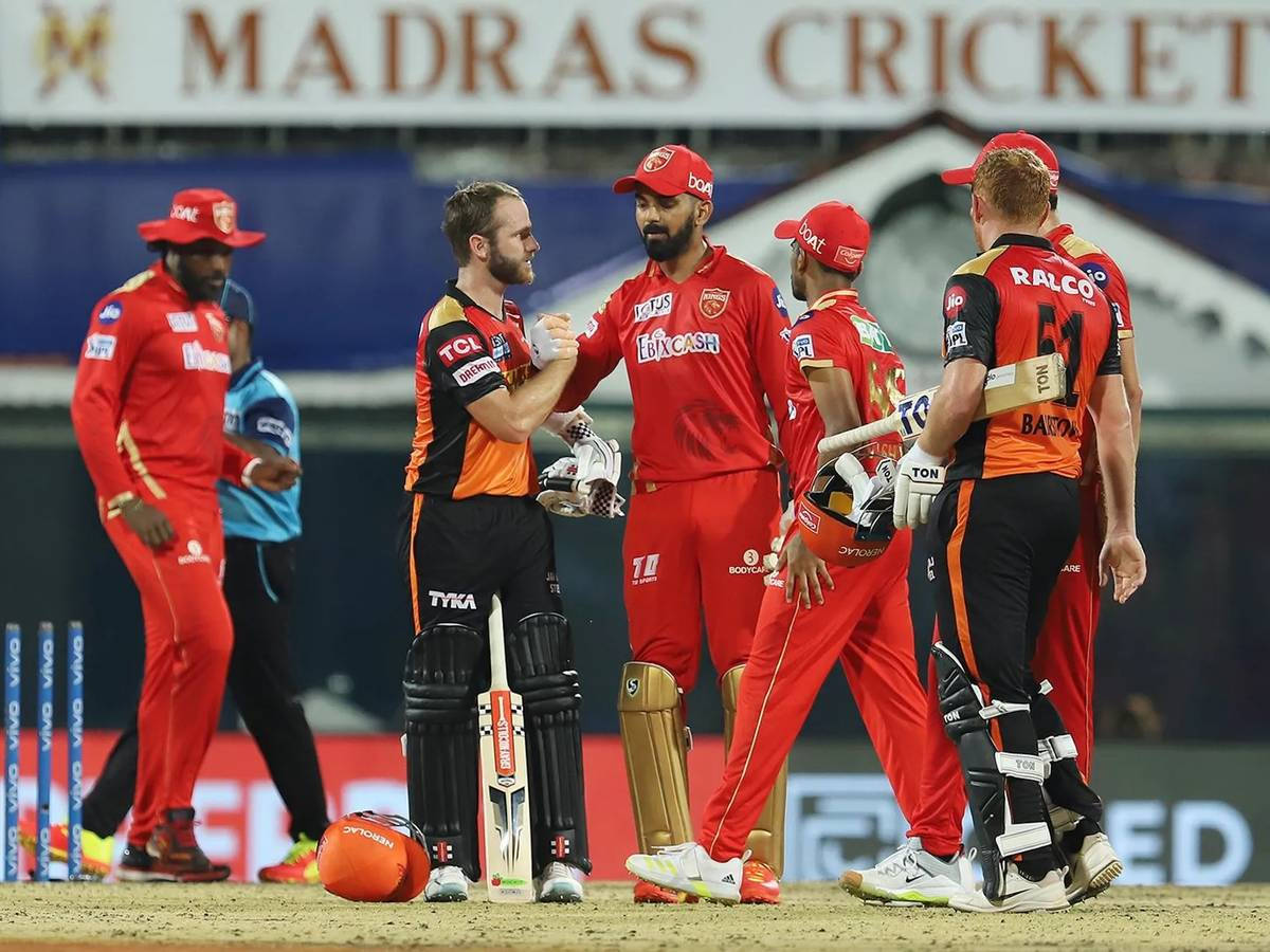 Punjab Kings, red and black uniforms, stadium field, SD Desktop Wallpaper