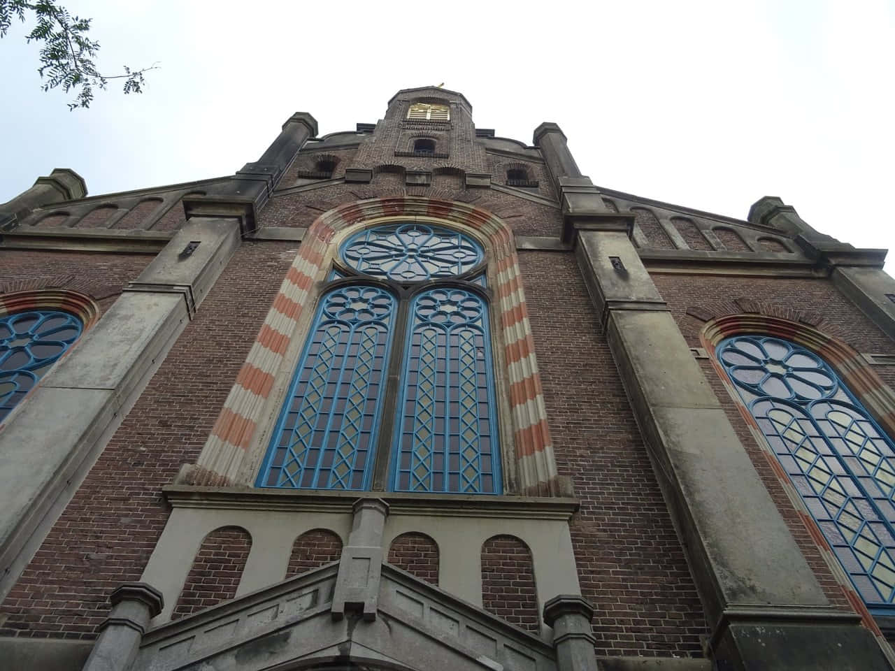 Purmerend, historic church facade, blue stained glass windows, HD Desktop Wallpaper