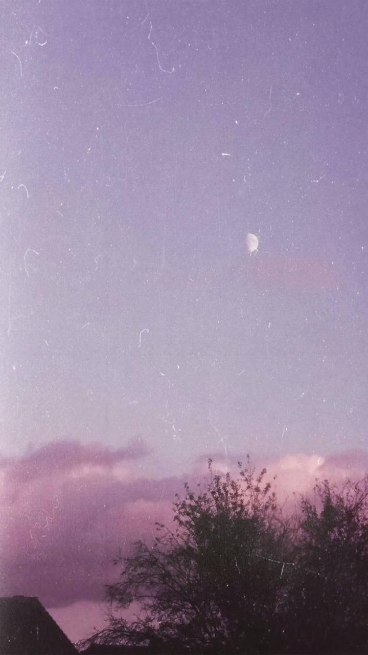 Purple Aesthetic iPhone, twilight sky, crescent moon, HD Phone Wallpaper