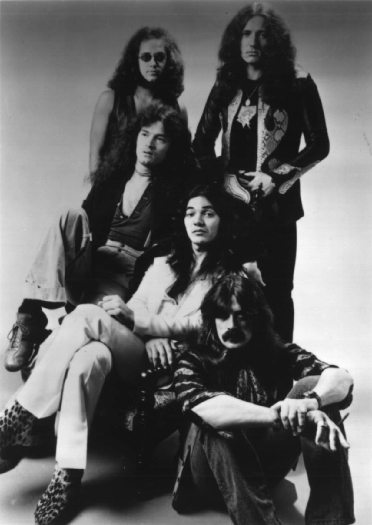 Deep Purple, 1975, black and white studio portrait, HD Phone Wallpaper