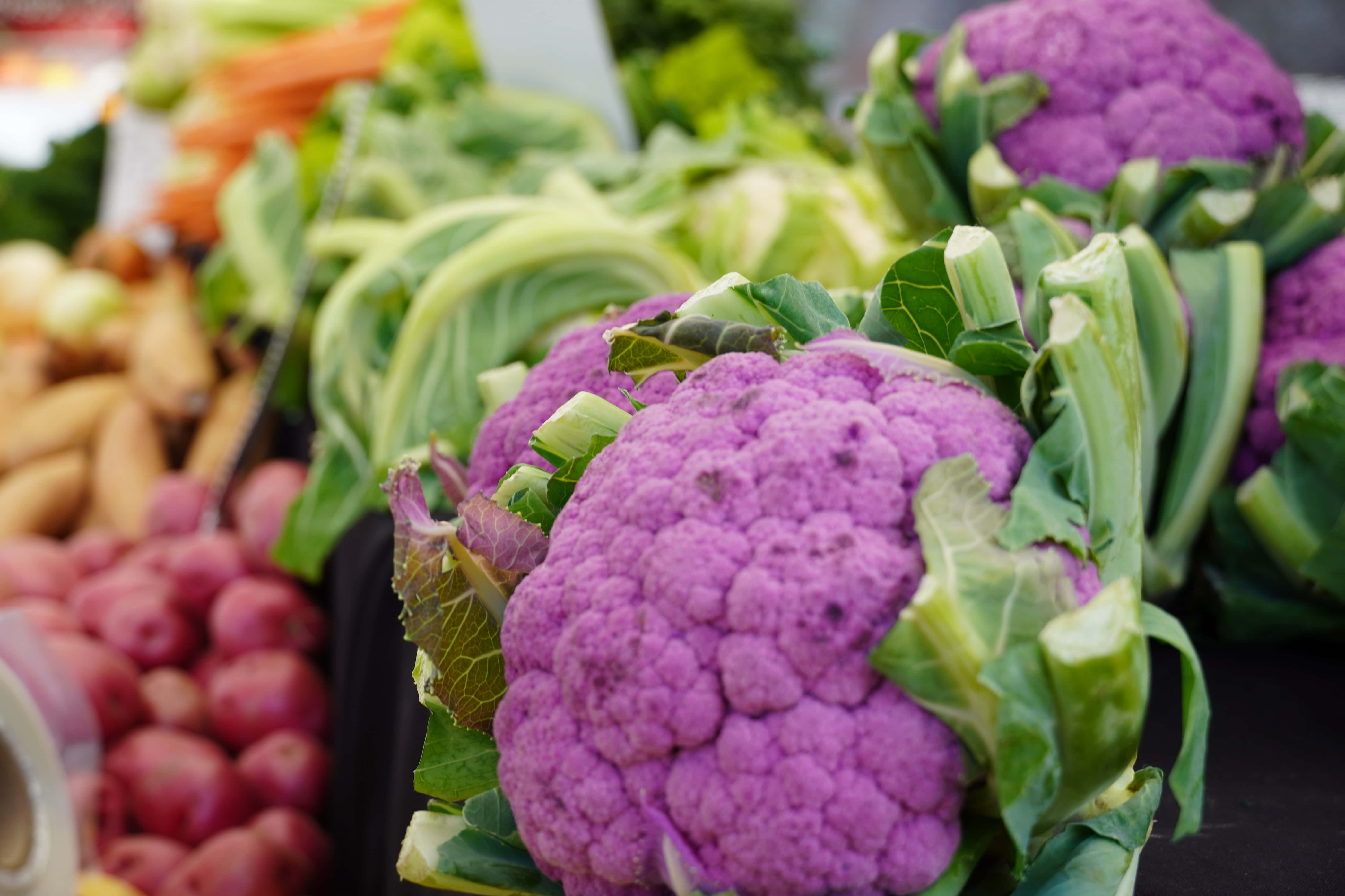 Purple Cauliflower, 6000 x 4000, market stall, 5K Desktop Wallpaper