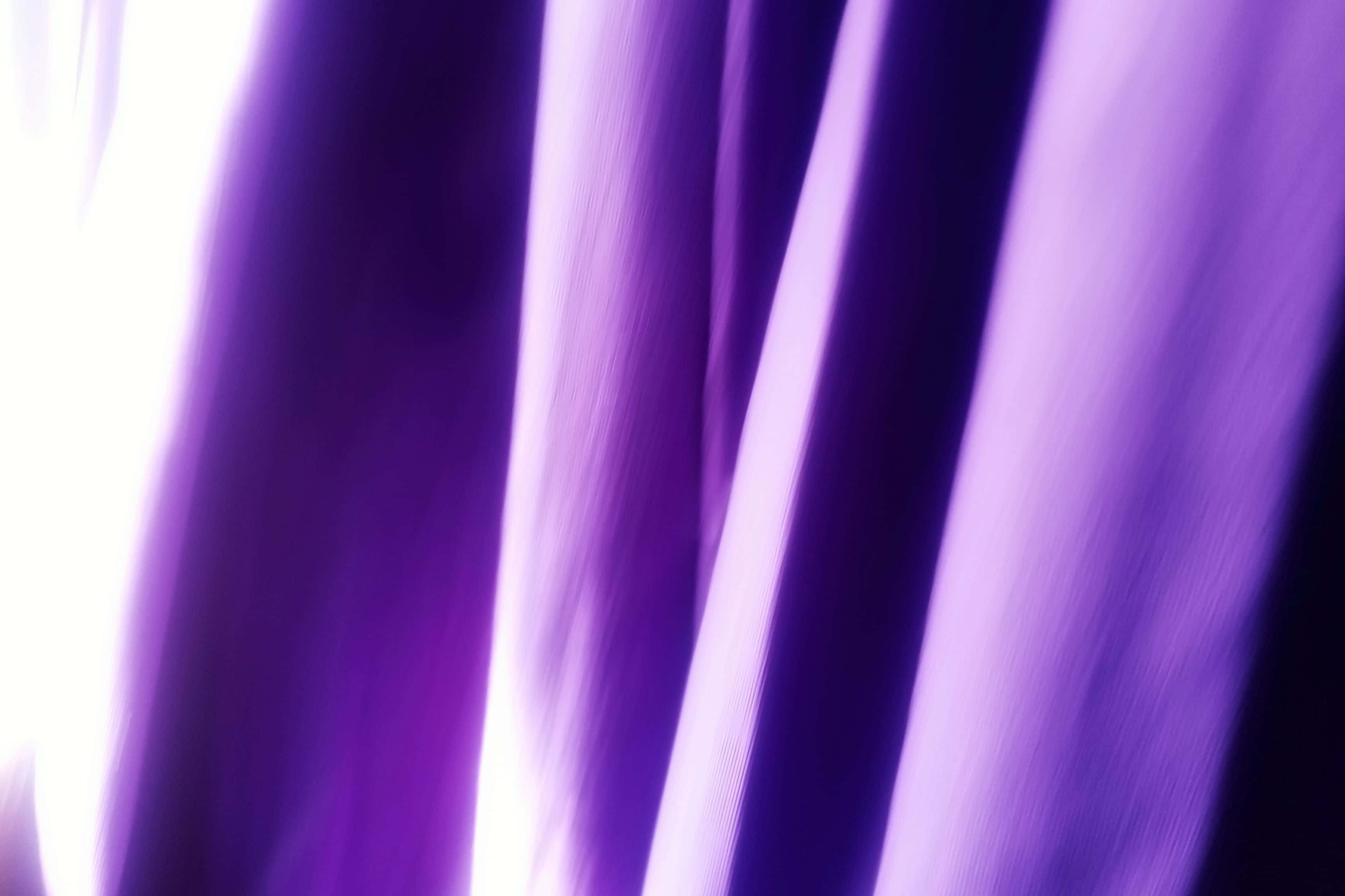 vibrant purple, white light streaks, diagonally, 2K Desktop Wallpaper