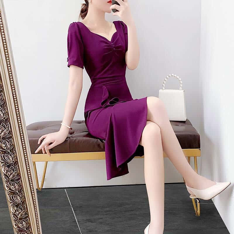 deep purple dress, brown bench, white pearl-handled bag, SD Desktop Wallpaper