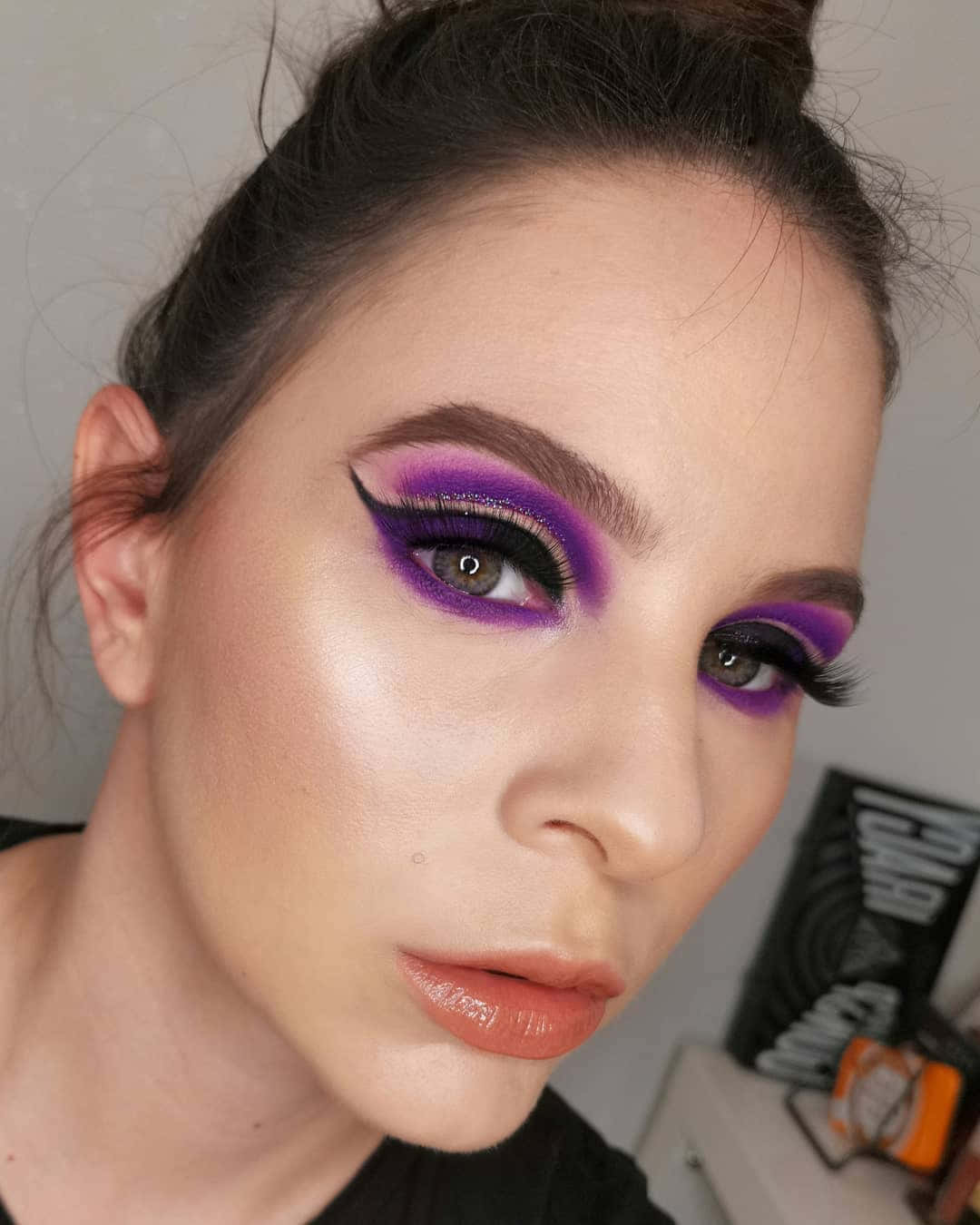 purple eye shadow, bold purple glitter eyeliner, voluminous lashes, HD Phone Wallpaper