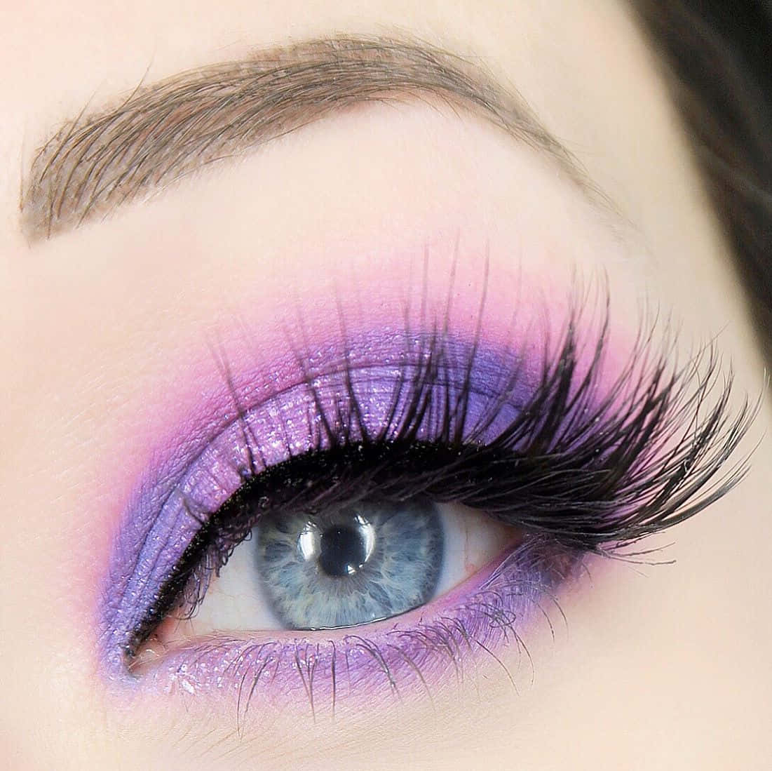 purple eye shadow, shimmering purple and pink glitter eyeshadow, blue eye, SD Desktop Wallpaper