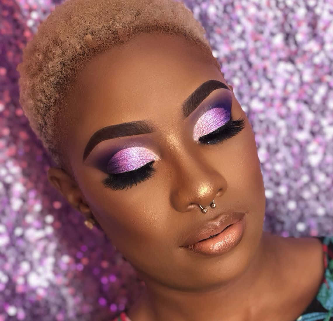 purple eye shadow, vibrant purple glitter eyeshadow, sparkling purple background, SD Desktop Wallpaper
