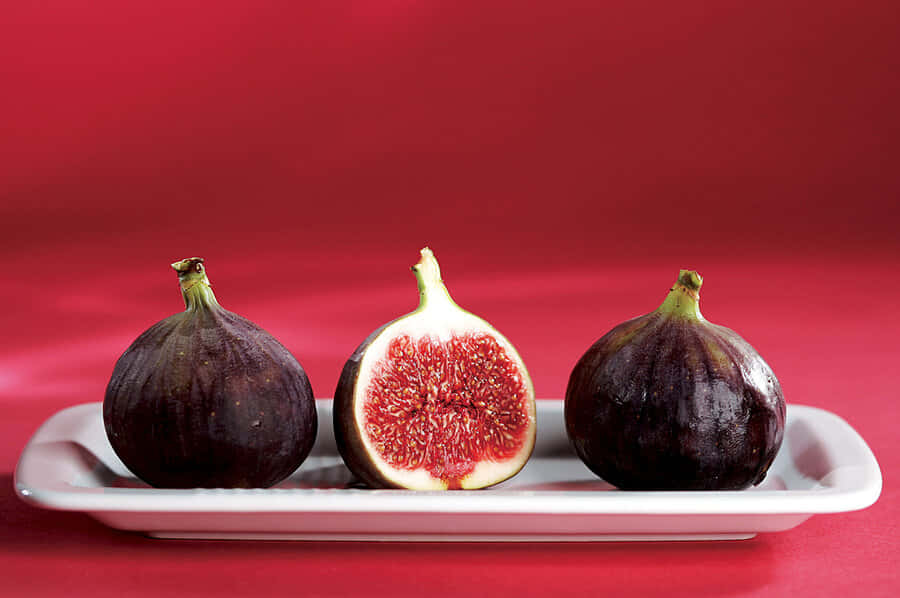 Purple Figs, ripe figs, sliced open, SD Desktop Wallpaper