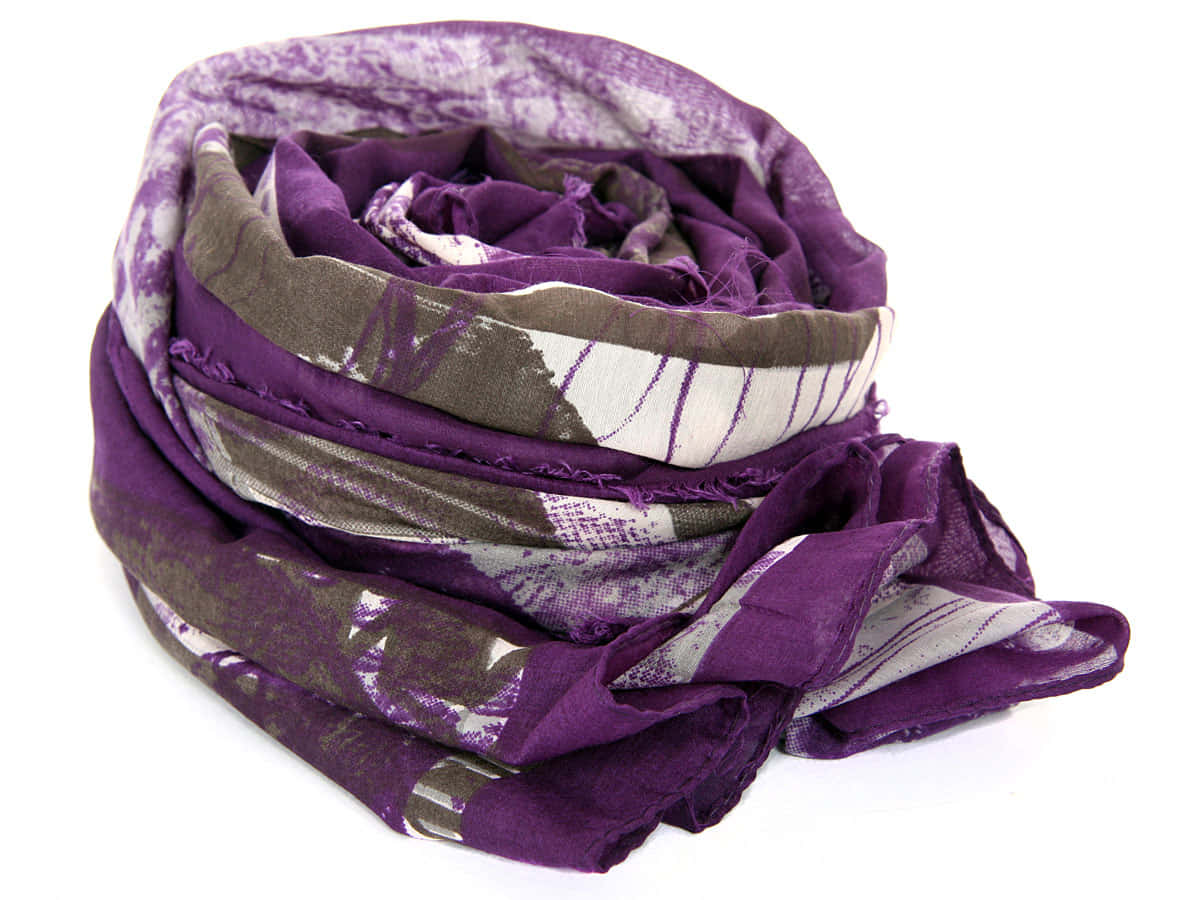 purple scarf, white background, white and gray geometric patterns, SD Desktop Wallpaper
