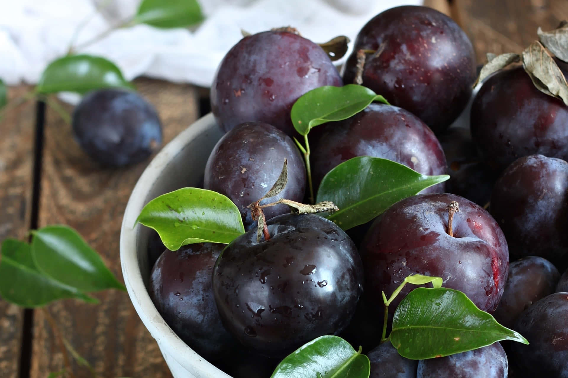 purple plums, white bowl, glossy dark purple plums, Full HD Desktop Wallpaper