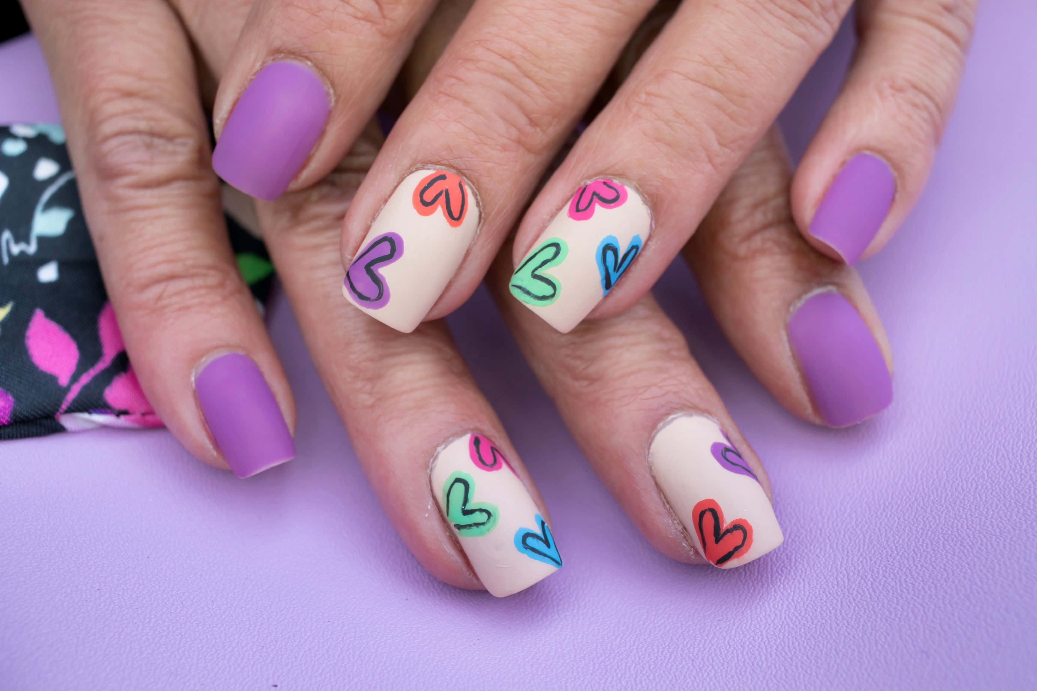 Purple Heart, matte lavender nails, colorful heart decals, 2K Desktop Wallpaper