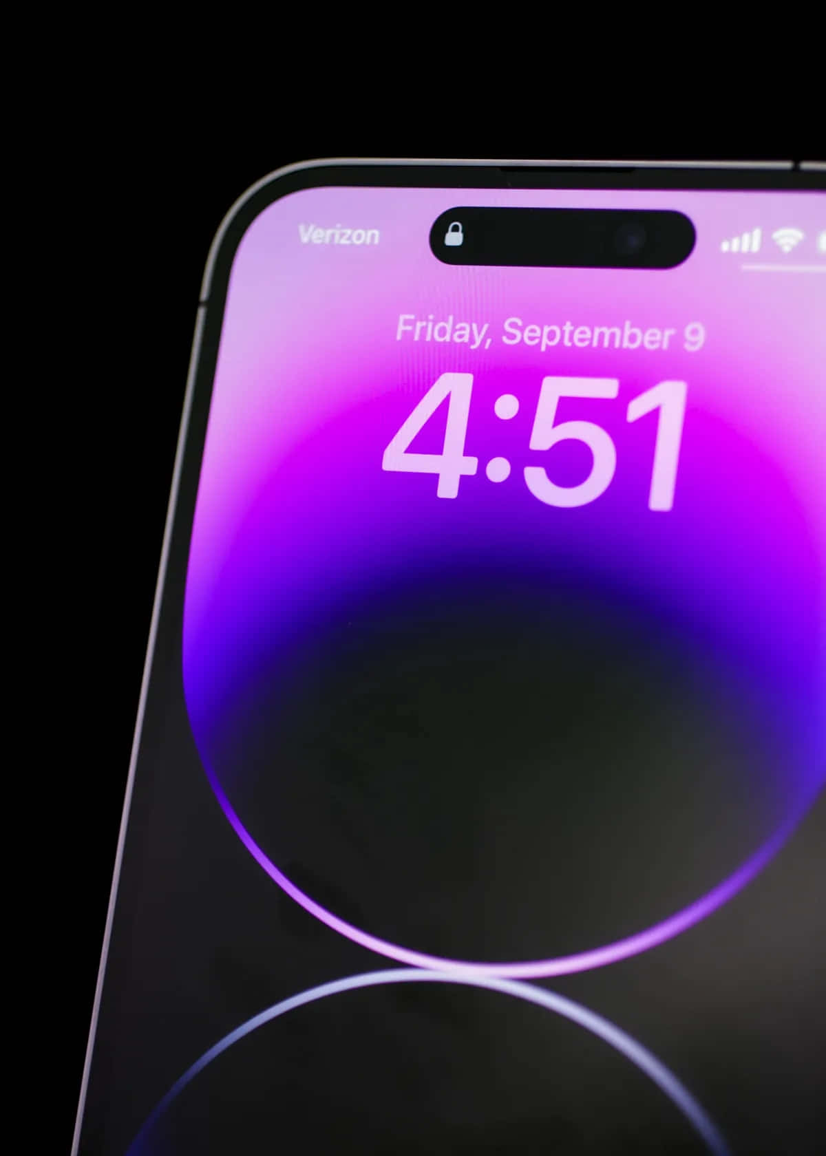 Purple iPhone 14 Pro Max, vibrant purple gradient, lock screen, HD Phone Wallpaper