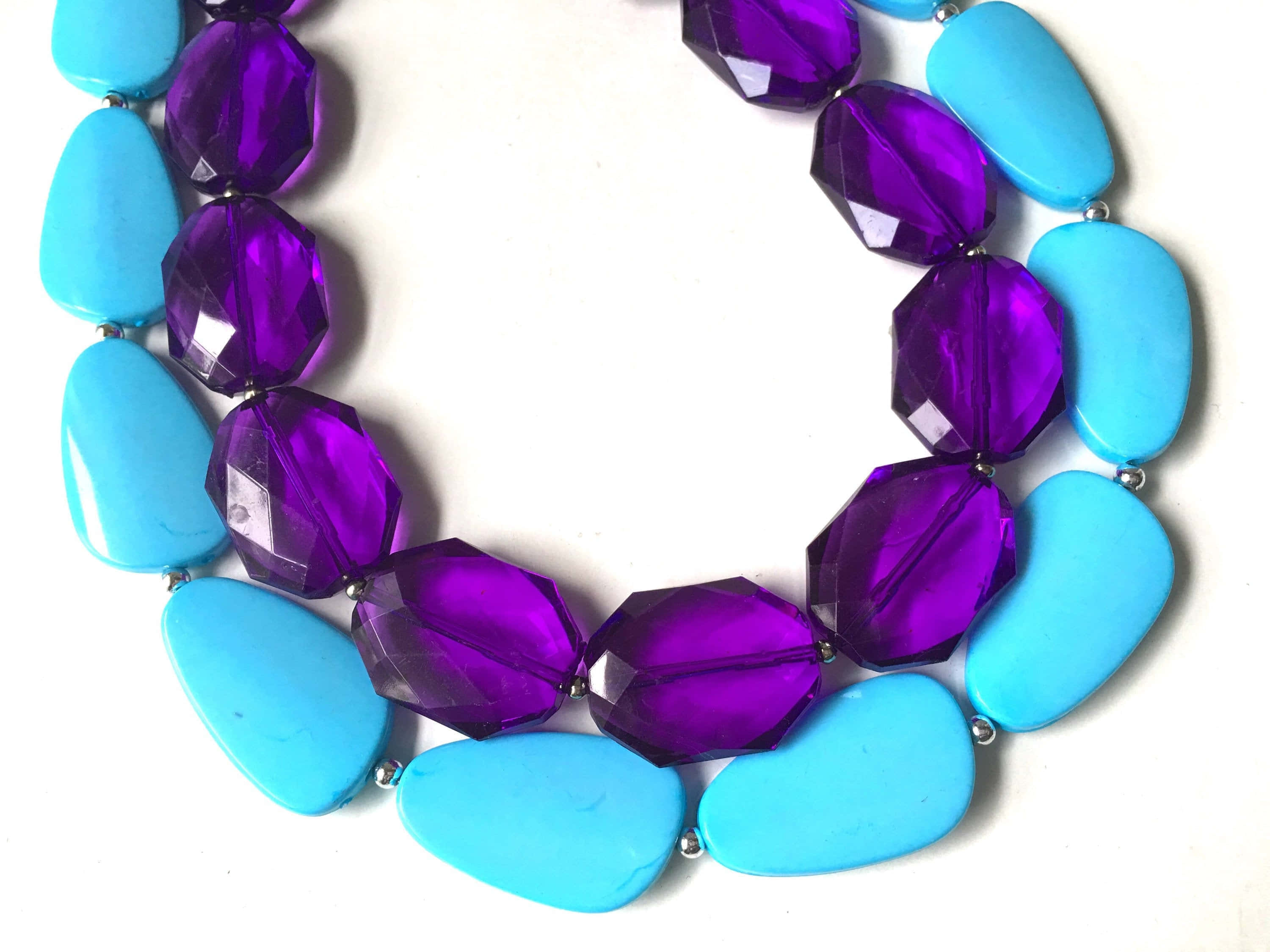 purple gems, faceted purple beads, matte turquoise beads, 2K Desktop Wallpaper