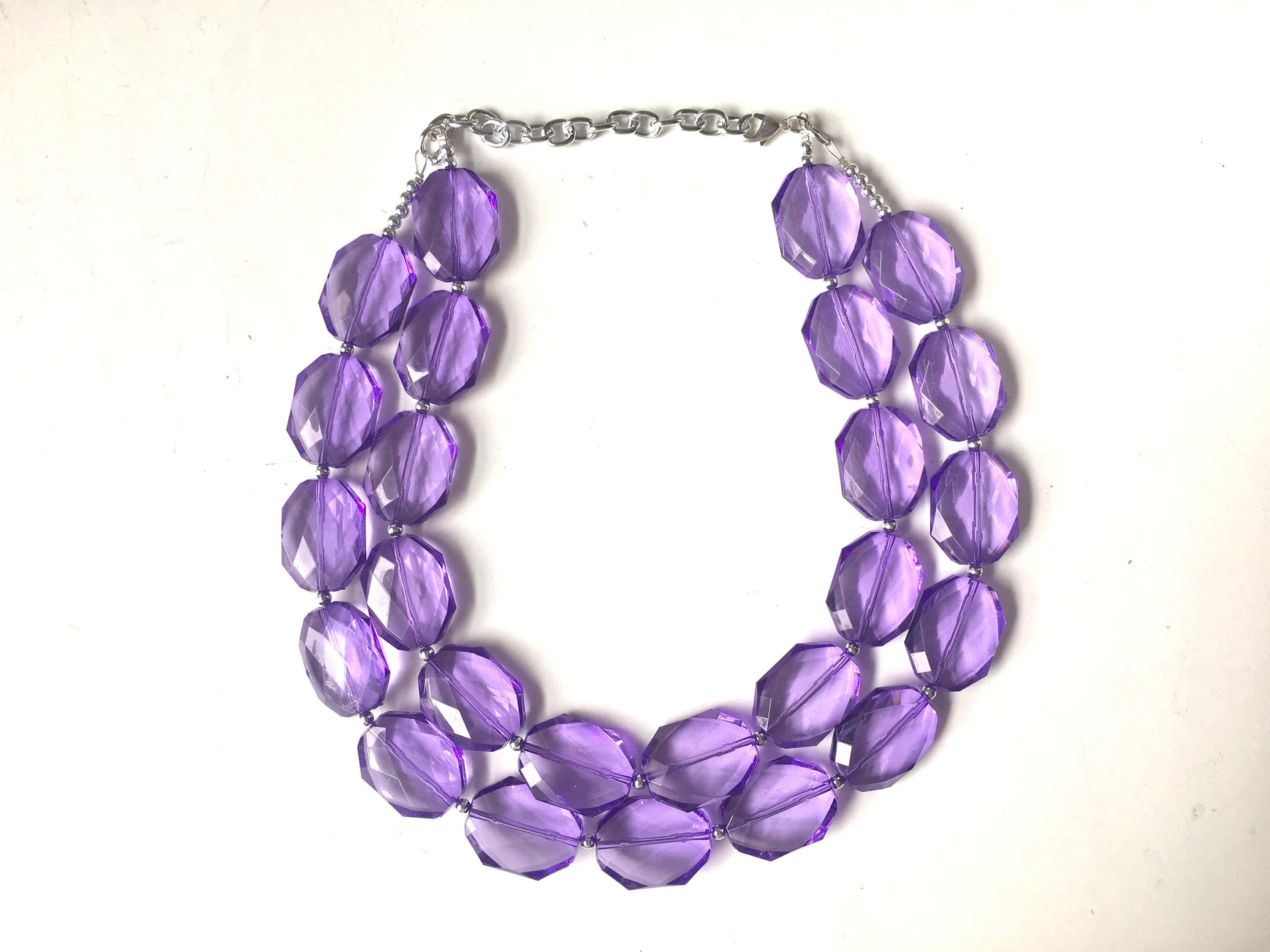 purple jewelry, faceted purple beads, silver chain, 2K Desktop Wallpaper