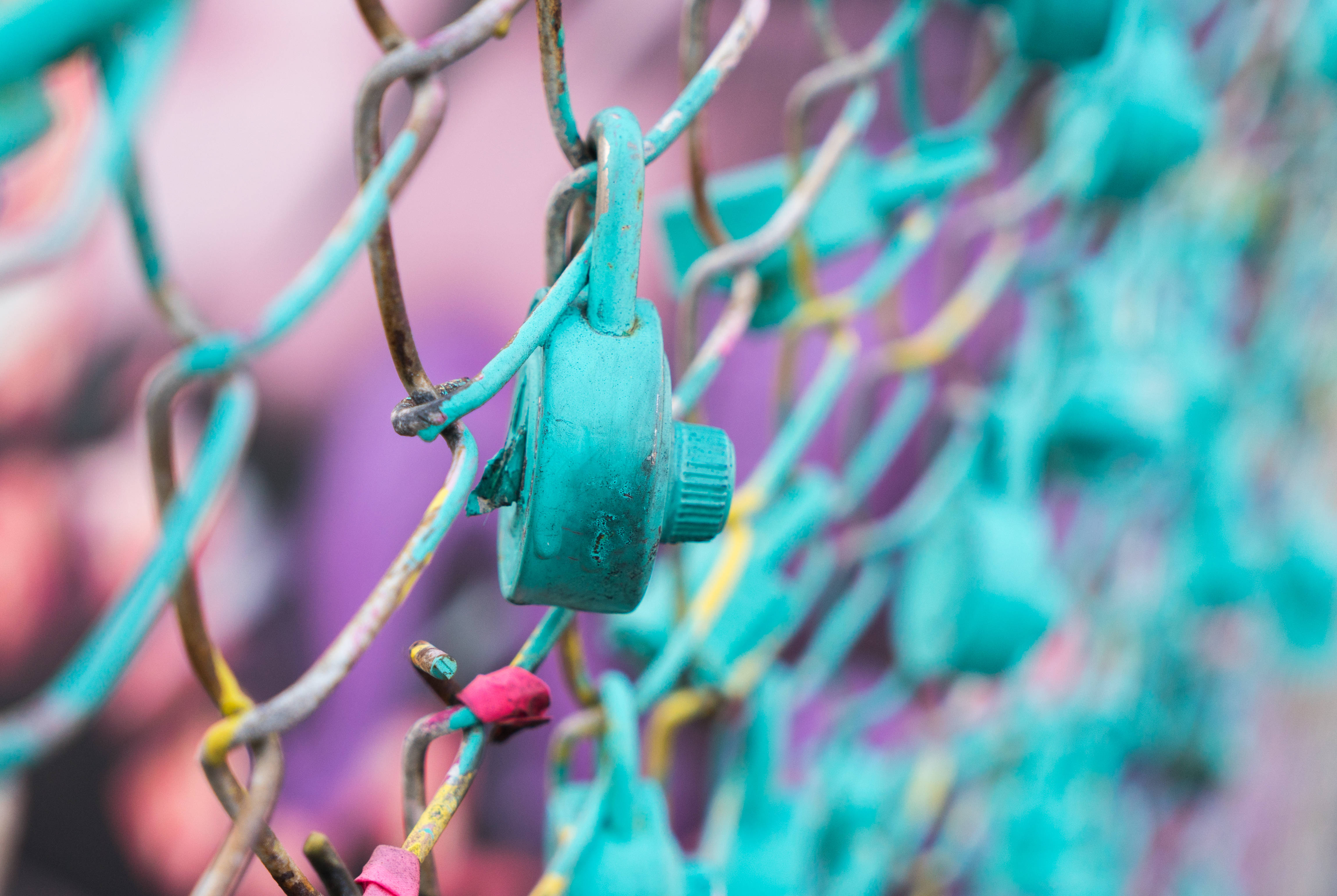 teal padlock, turquoise chain-link fence, rusty metal component, 4K Desktop Wallpaper