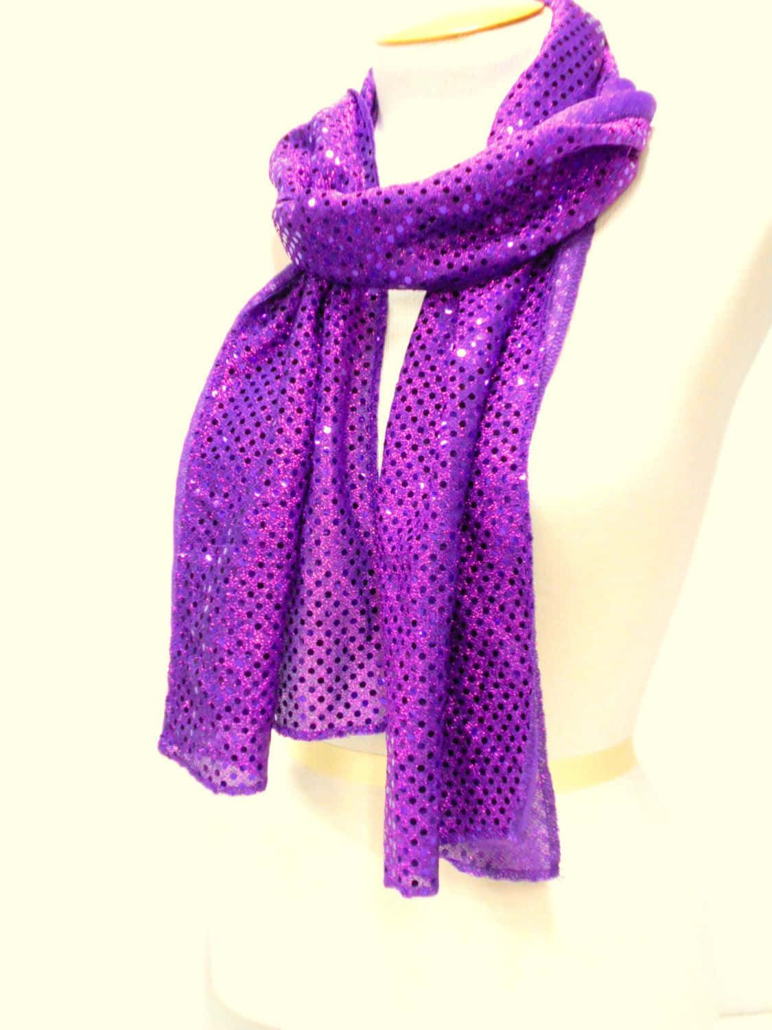 Purple Scarf, vibrant purple sequined scarf, mannequin bust, HD Phone Wallpaper