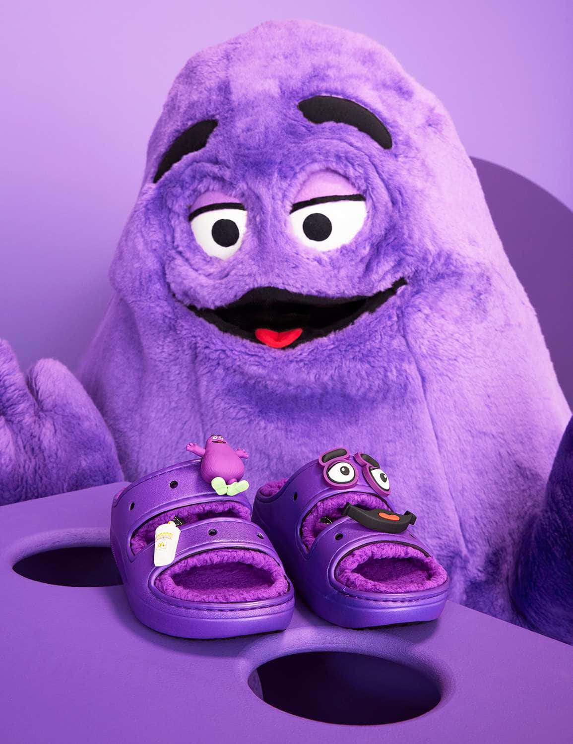 Purple Character Costume, purple Crocs, monster faces, HD Phone Wallpaper