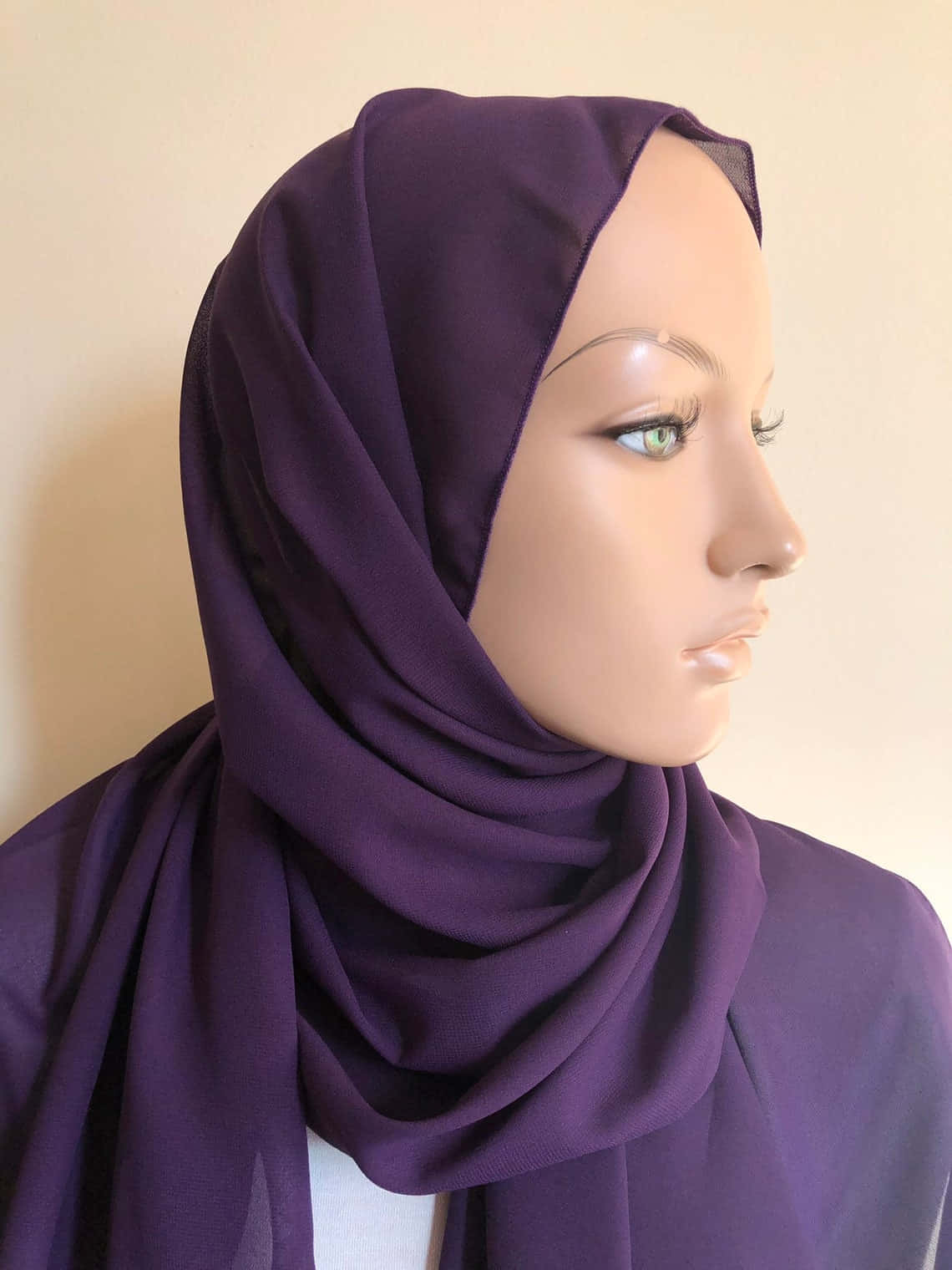 deep purple hijab, mannequin, plain beige wall, HD Phone Wallpaper
