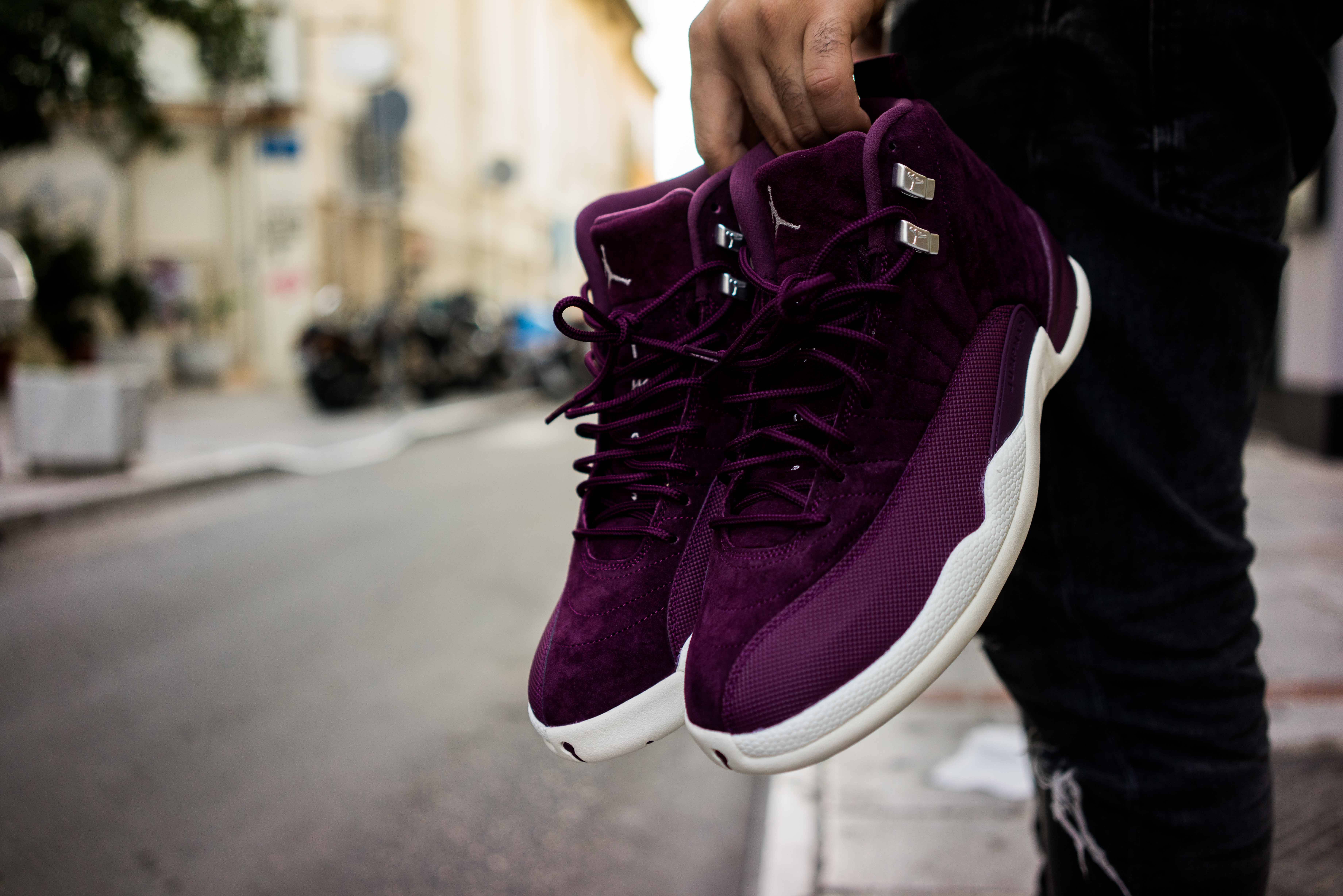 purple sneakers, high-top sneakers, white soles, 5K Desktop Wallpaper