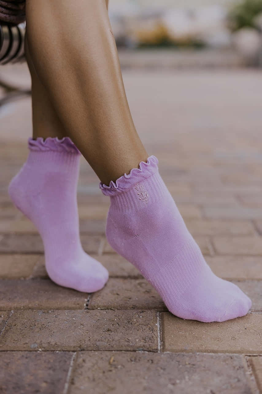 purple socks, lavender socks, ruffled cuffs, HD Phone Wallpaper