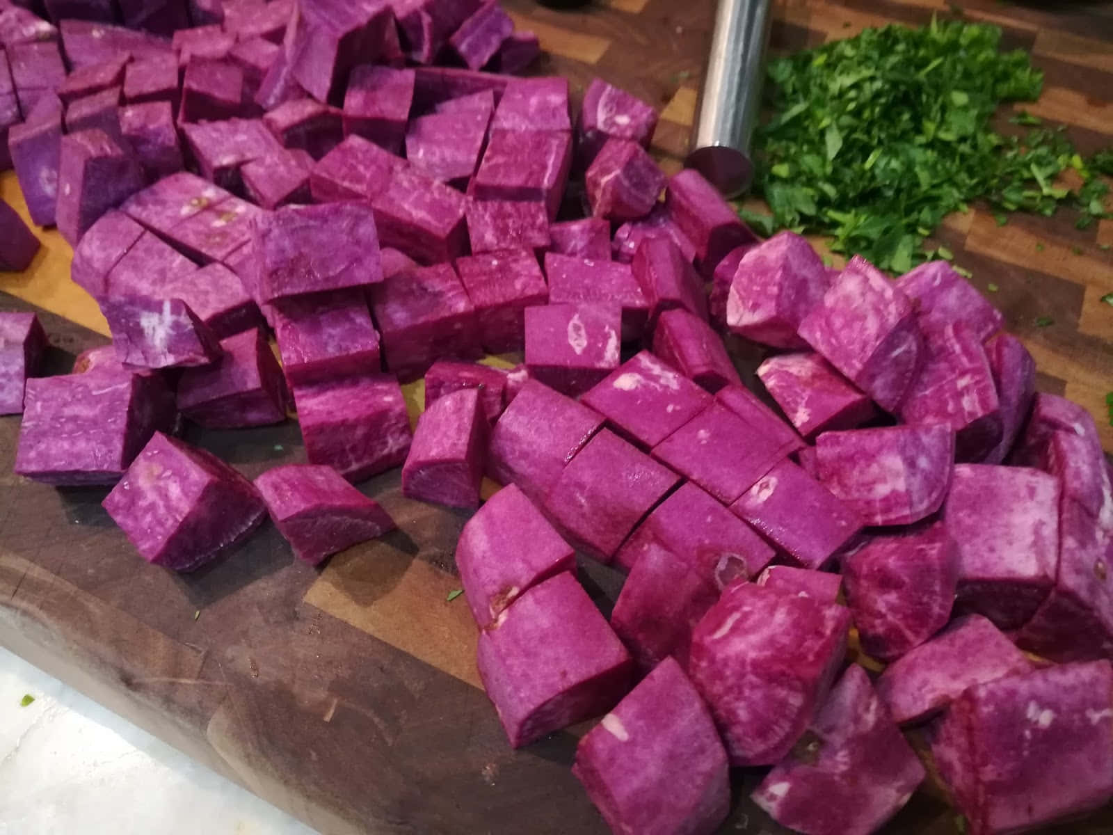 purple sweet potato, rustic wooden cutting board, vibrant purple sweet potato cubes, HD Desktop Wallpaper