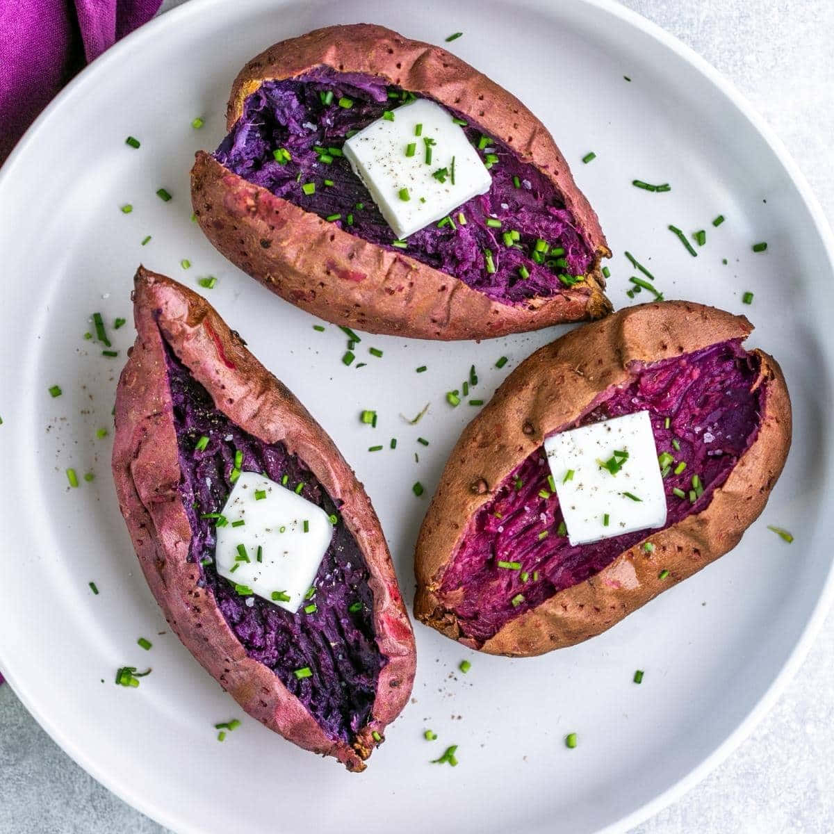 purple sweet potatoes, roasted, white plate, SD Desktop Wallpaper