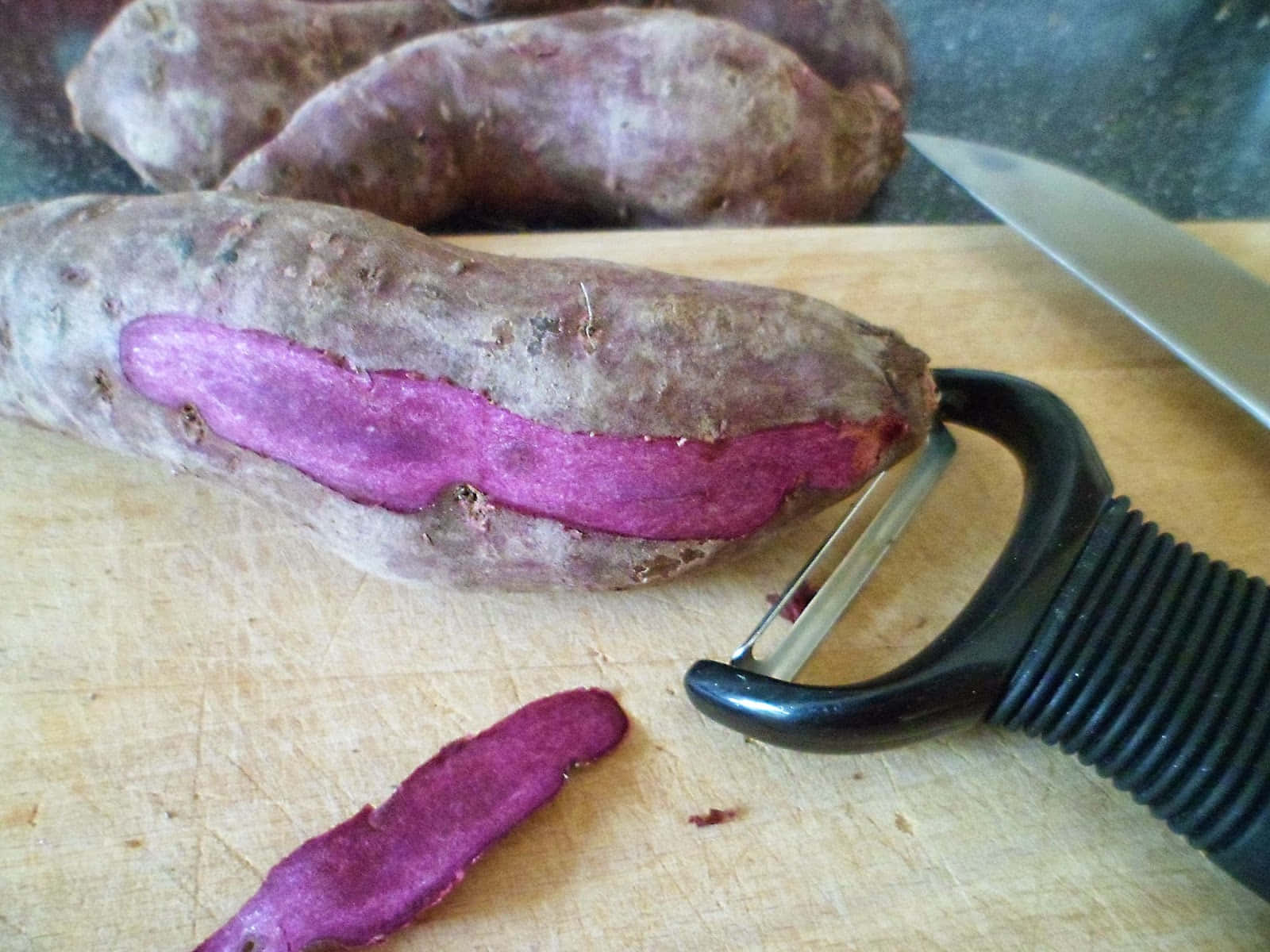 purple sweet potato, wooden cutting board, black peeler, HD Desktop Wallpaper