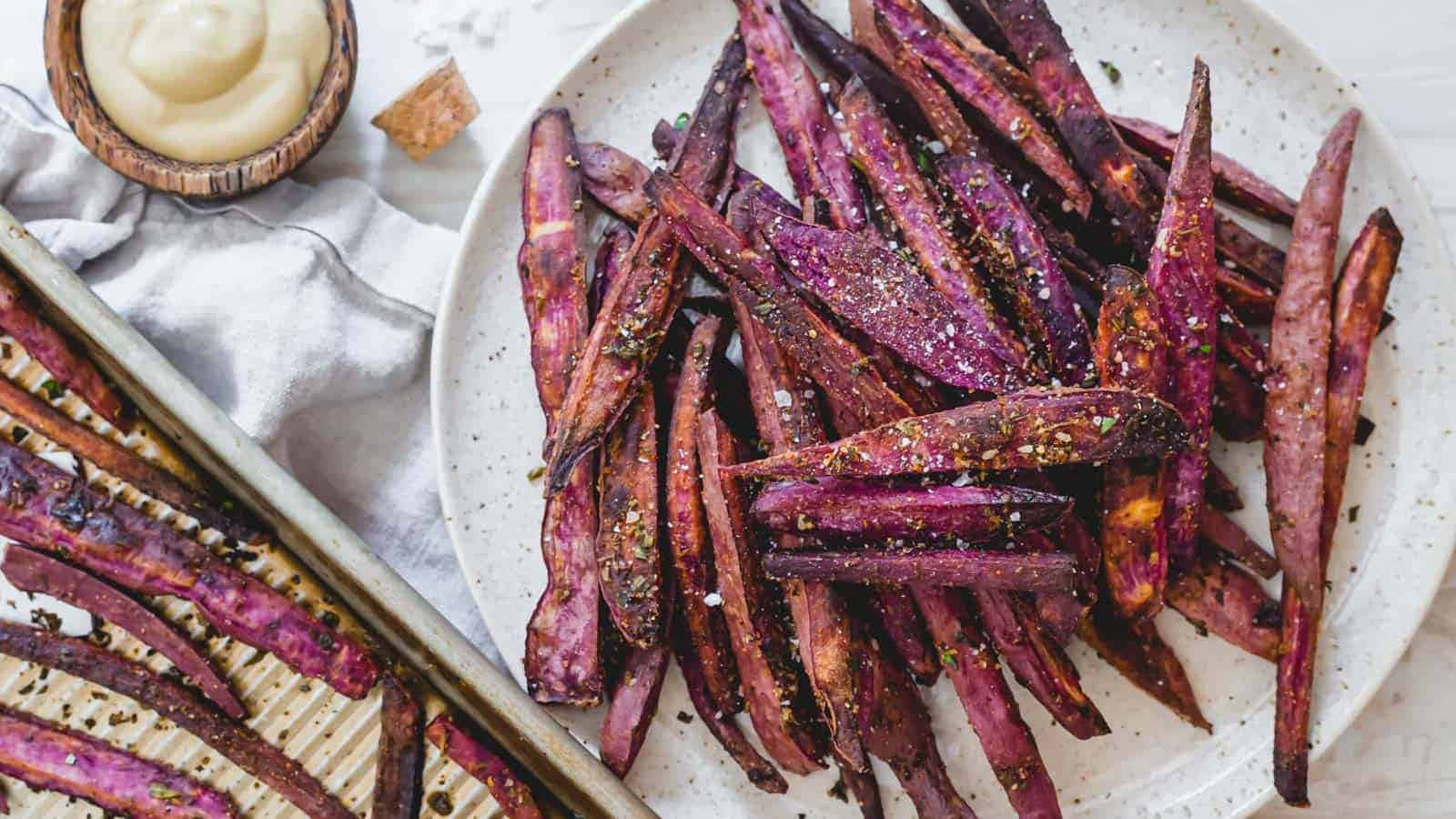 purple sweet potato, crispy roasted, salt and herbs, HD Desktop Wallpaper