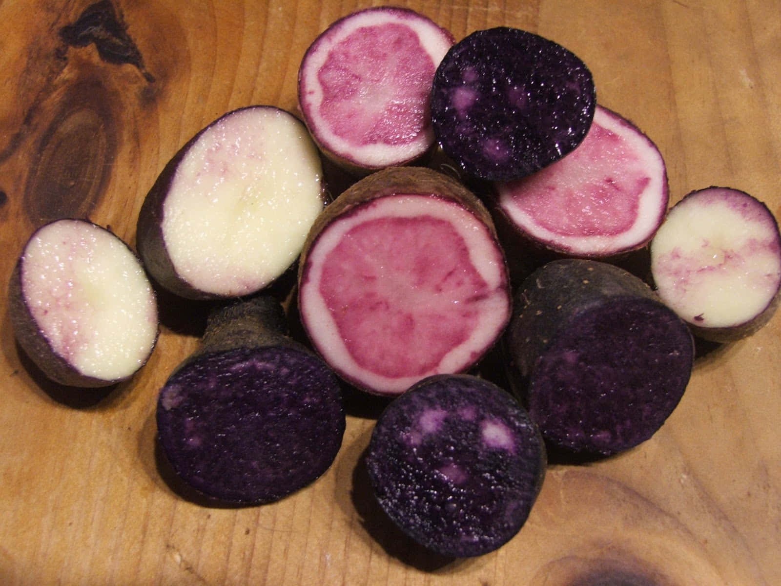 Purple Potato, rustic wooden board, vibrant pink, HD Desktop Wallpaper