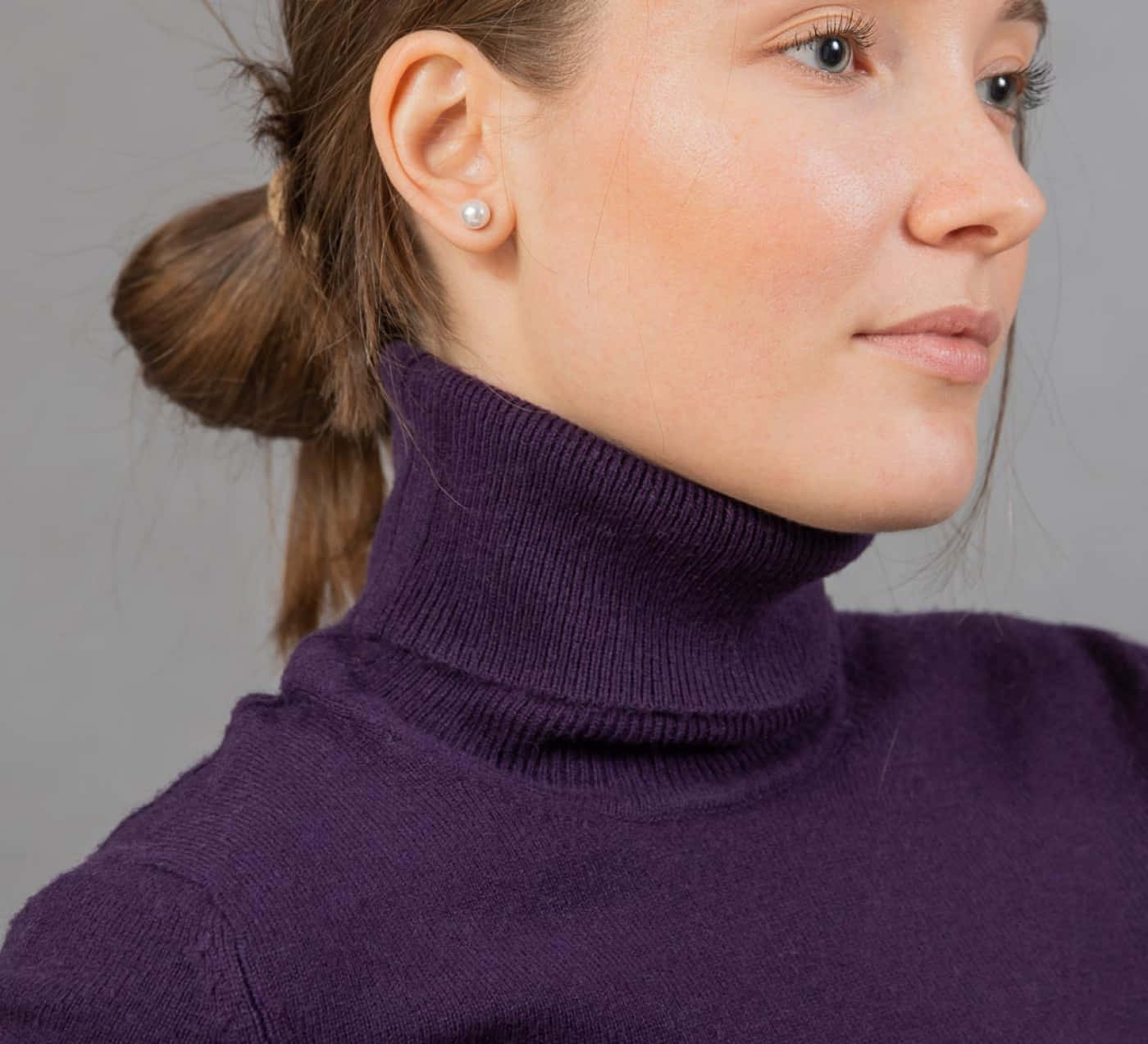 purple turtleneck, pearl earring, neutral gray background, HD Desktop Wallpaper