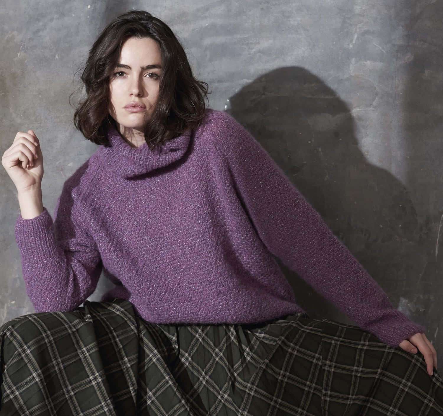 purple turtle-neck sweater, textured purple sweater, plaid skirt, HD Desktop Wallpaper