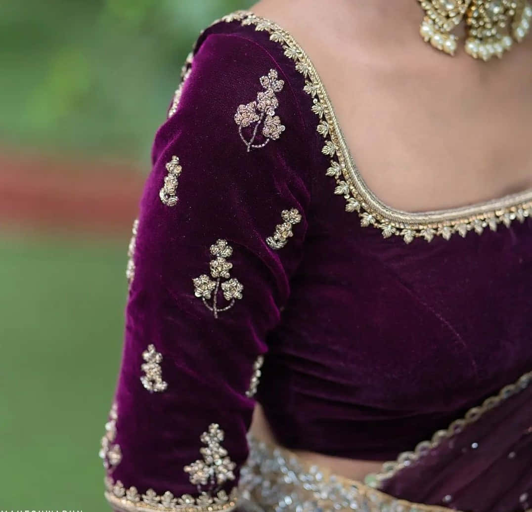 purple velvet, rich purple velvet blouse, gold floral embroidery, SD Desktop Wallpaper