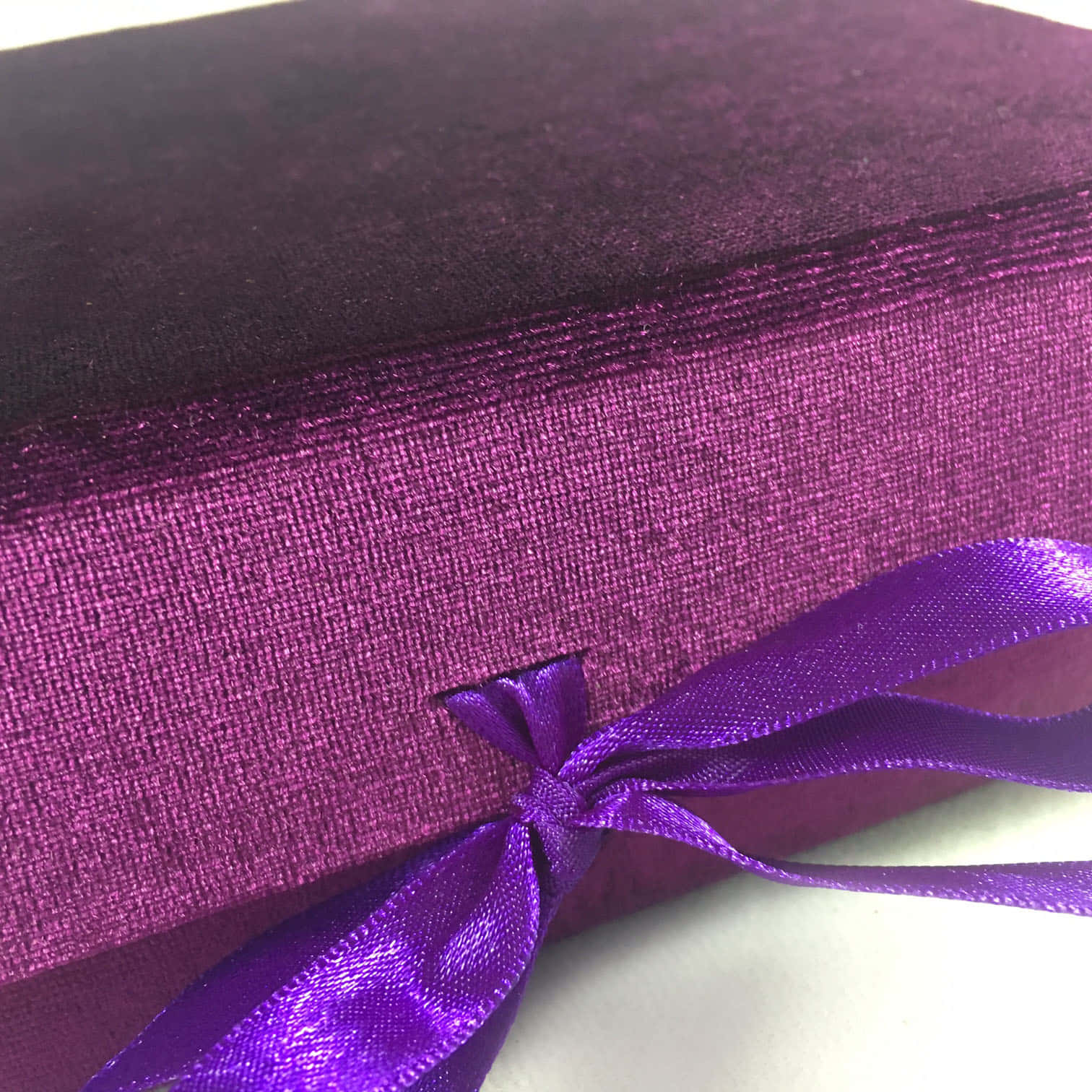 purple velvet, gift box, shimmering satin ribbon bow, HD Desktop Wallpaper